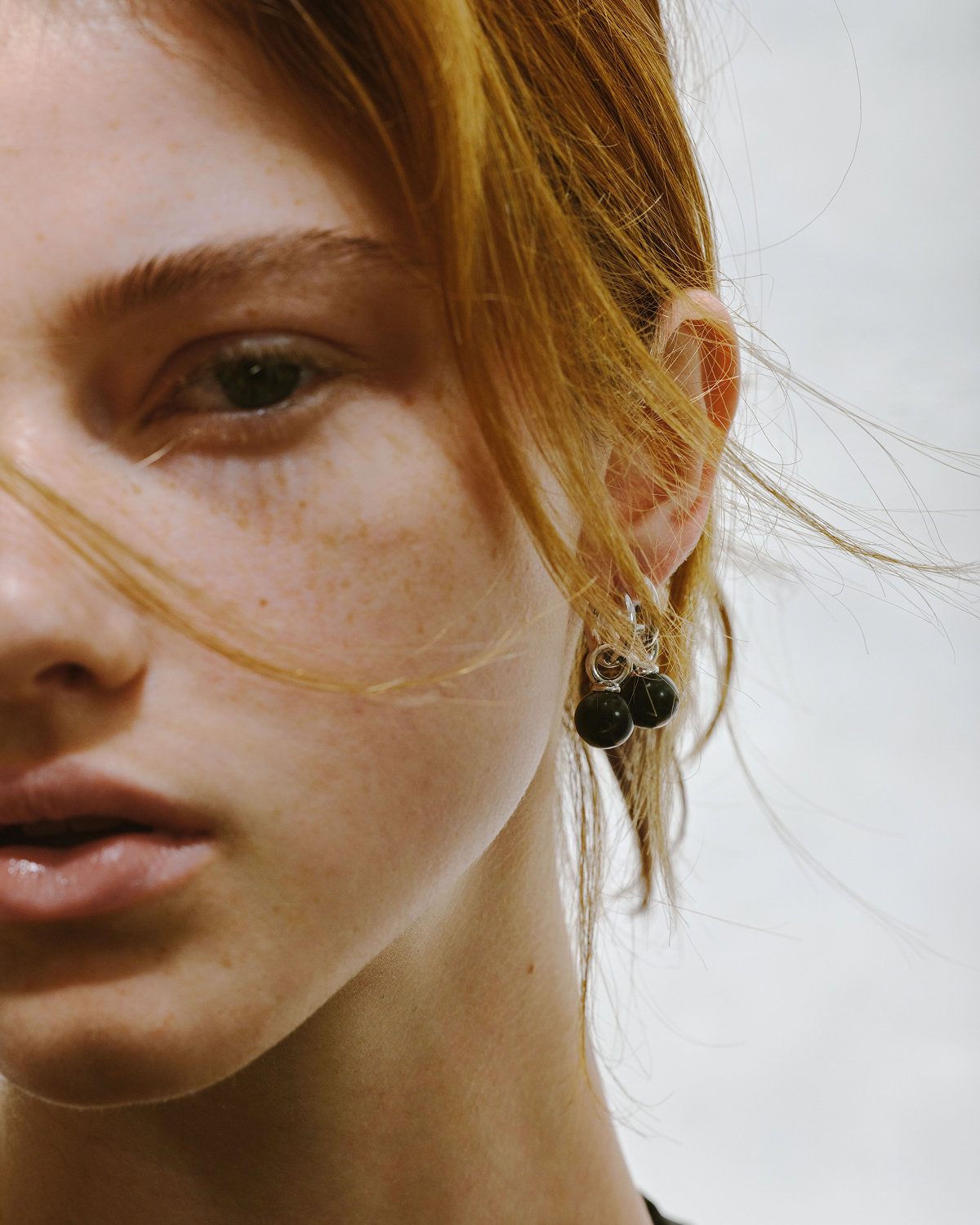 ピアス – Tom Wood