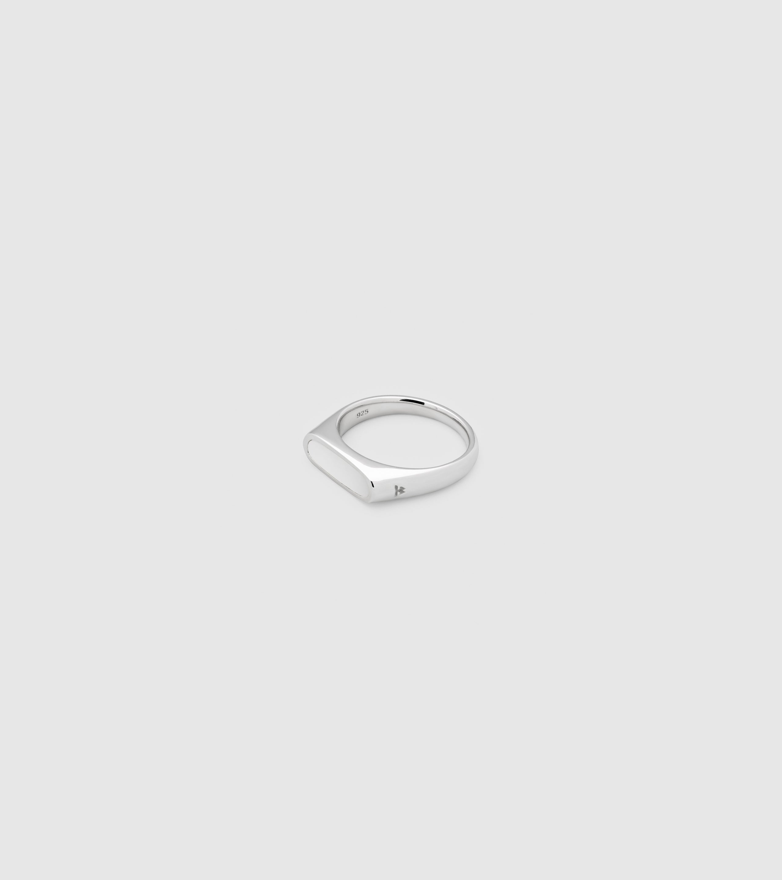 Mario Ring White MOP