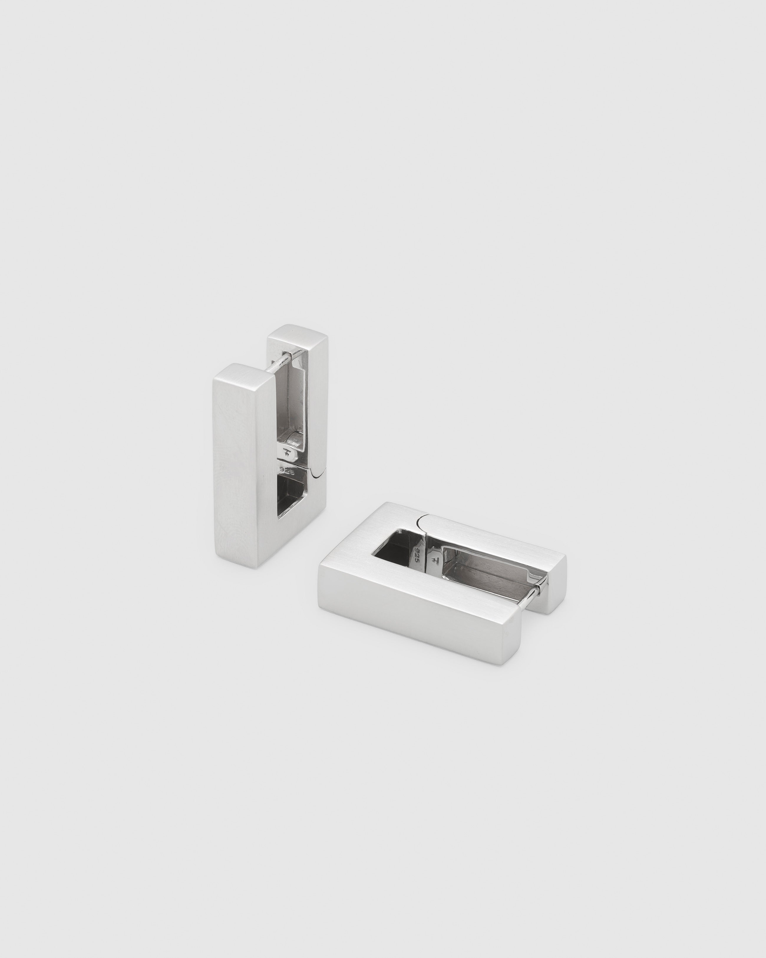 Square Hoops – Tom Wood