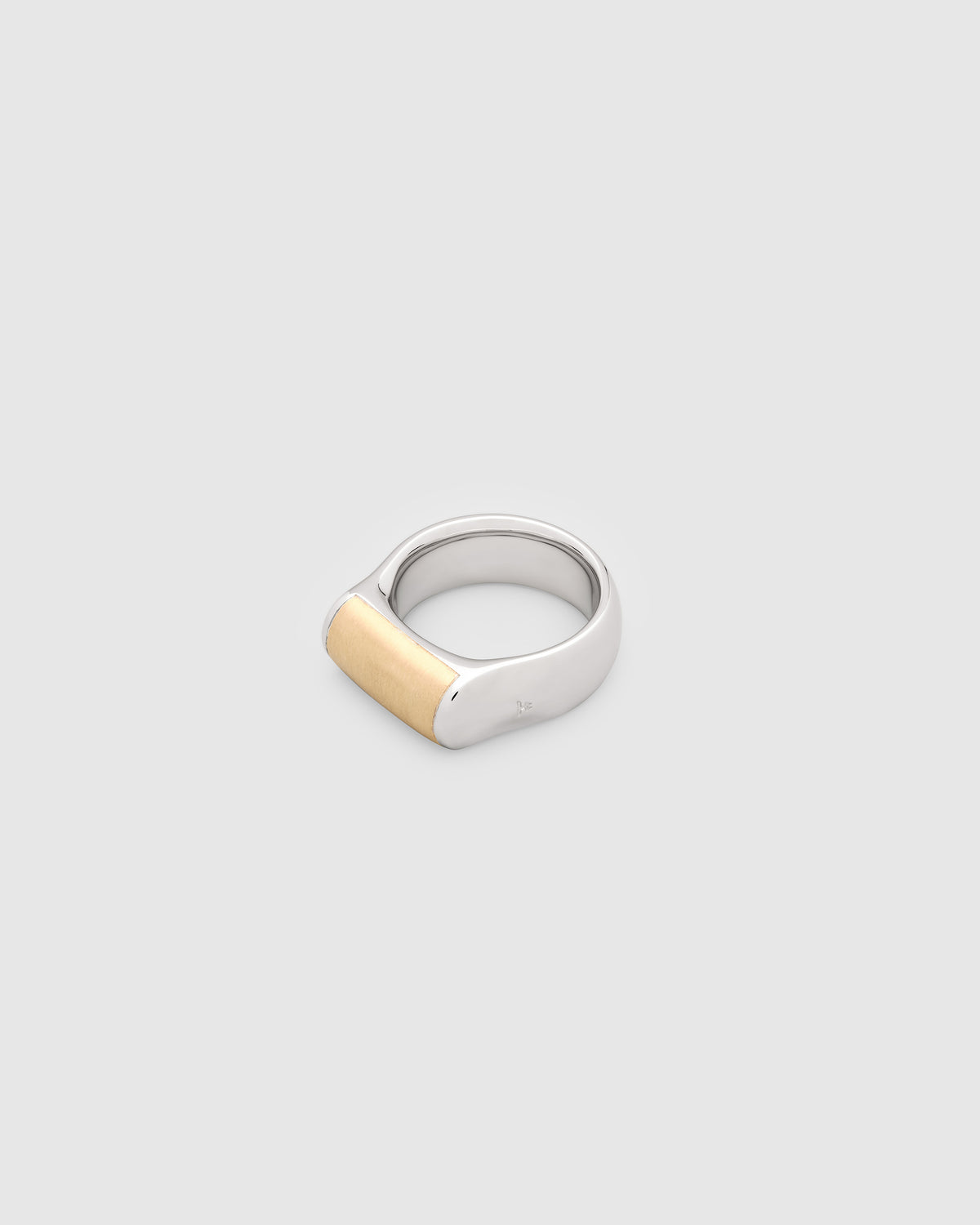 Crest Ring Gold Top