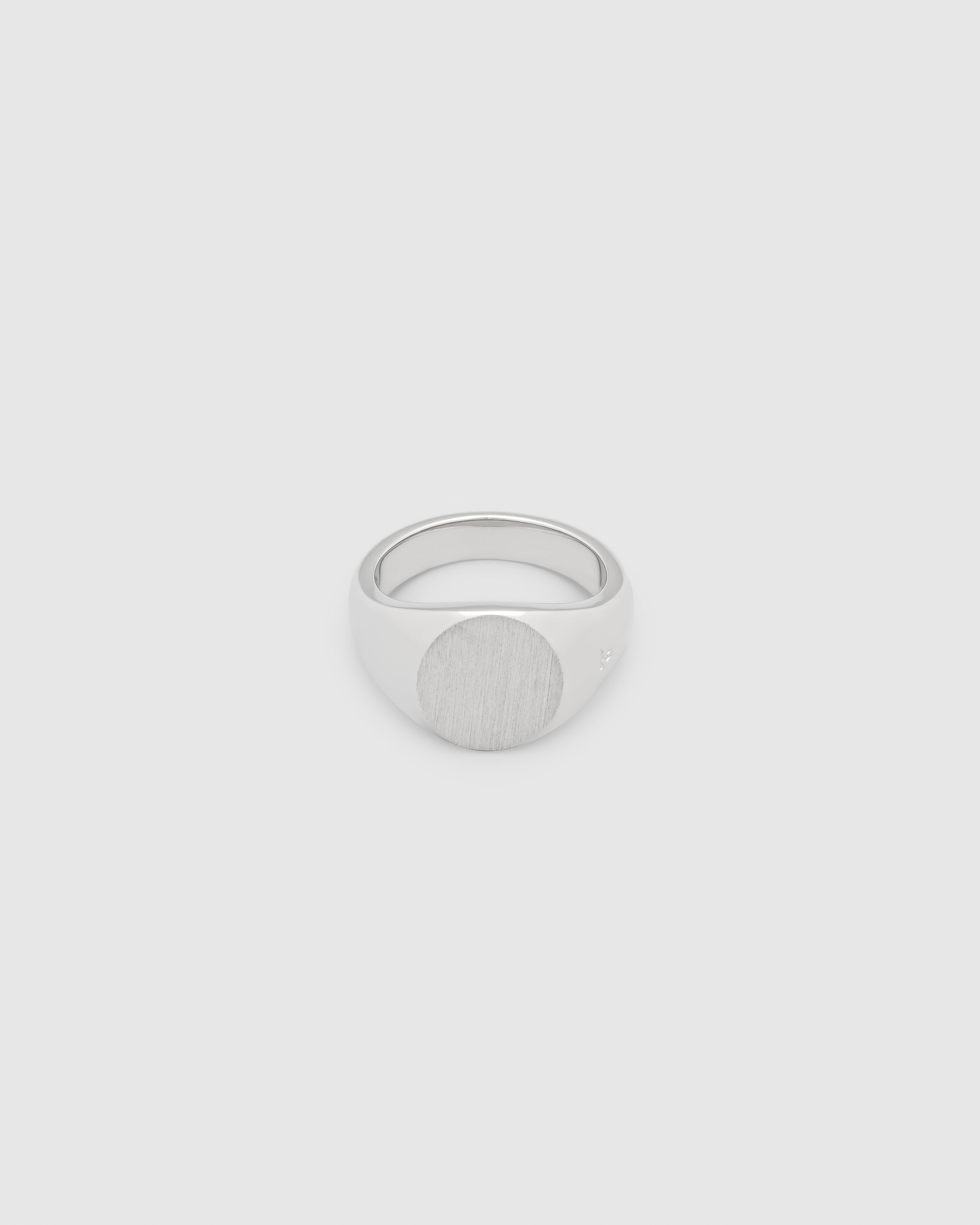 Kim Ring Satin – Tom Wood