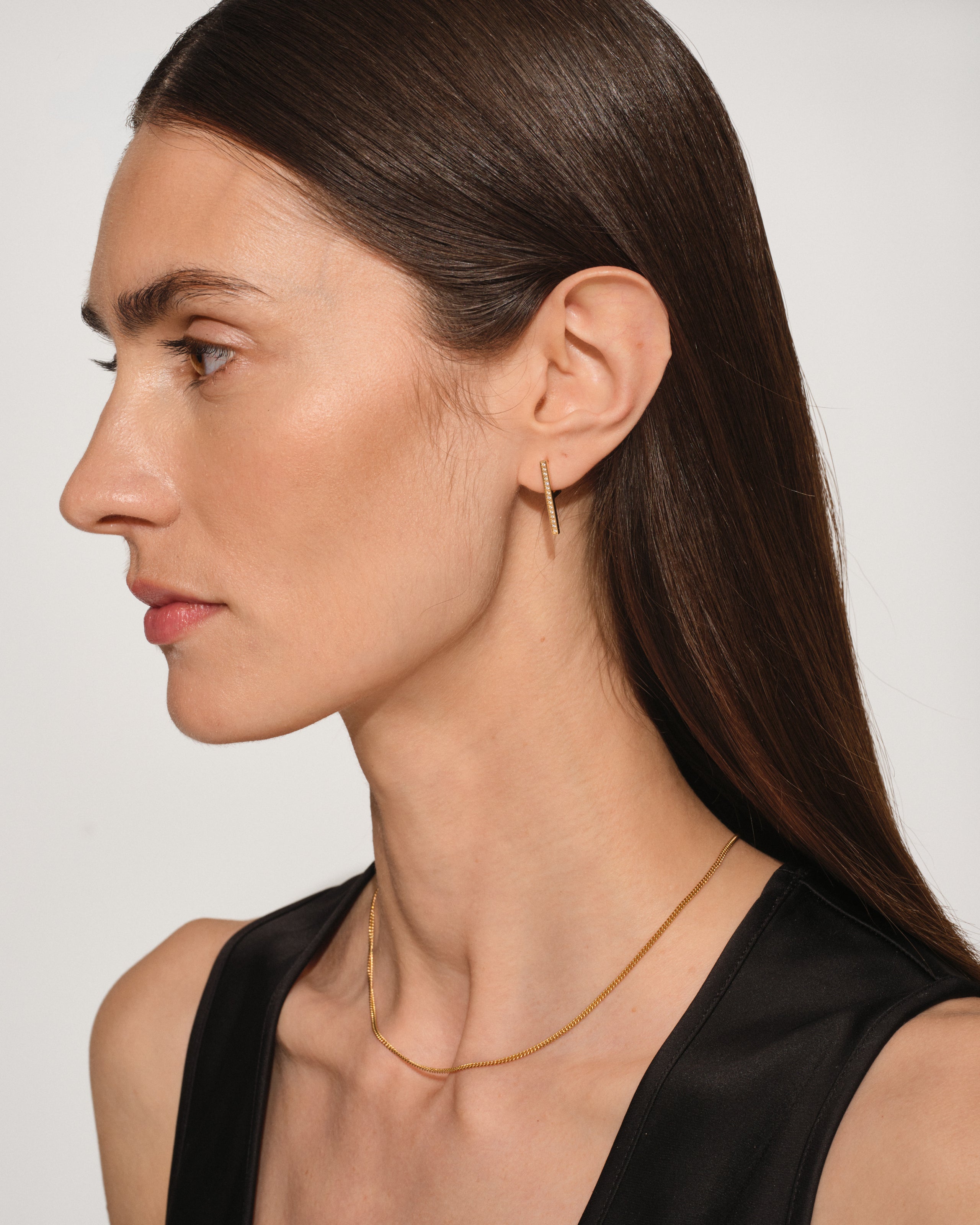 Sleek Ear Bar Gold Brilliant