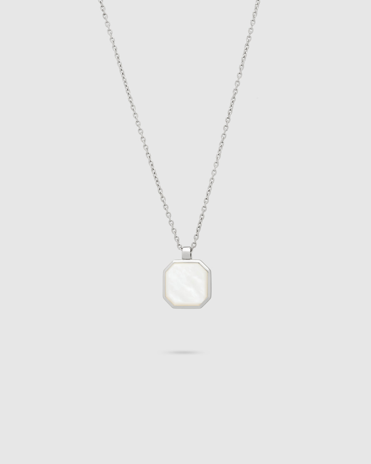 Dan Pendant White MOP
