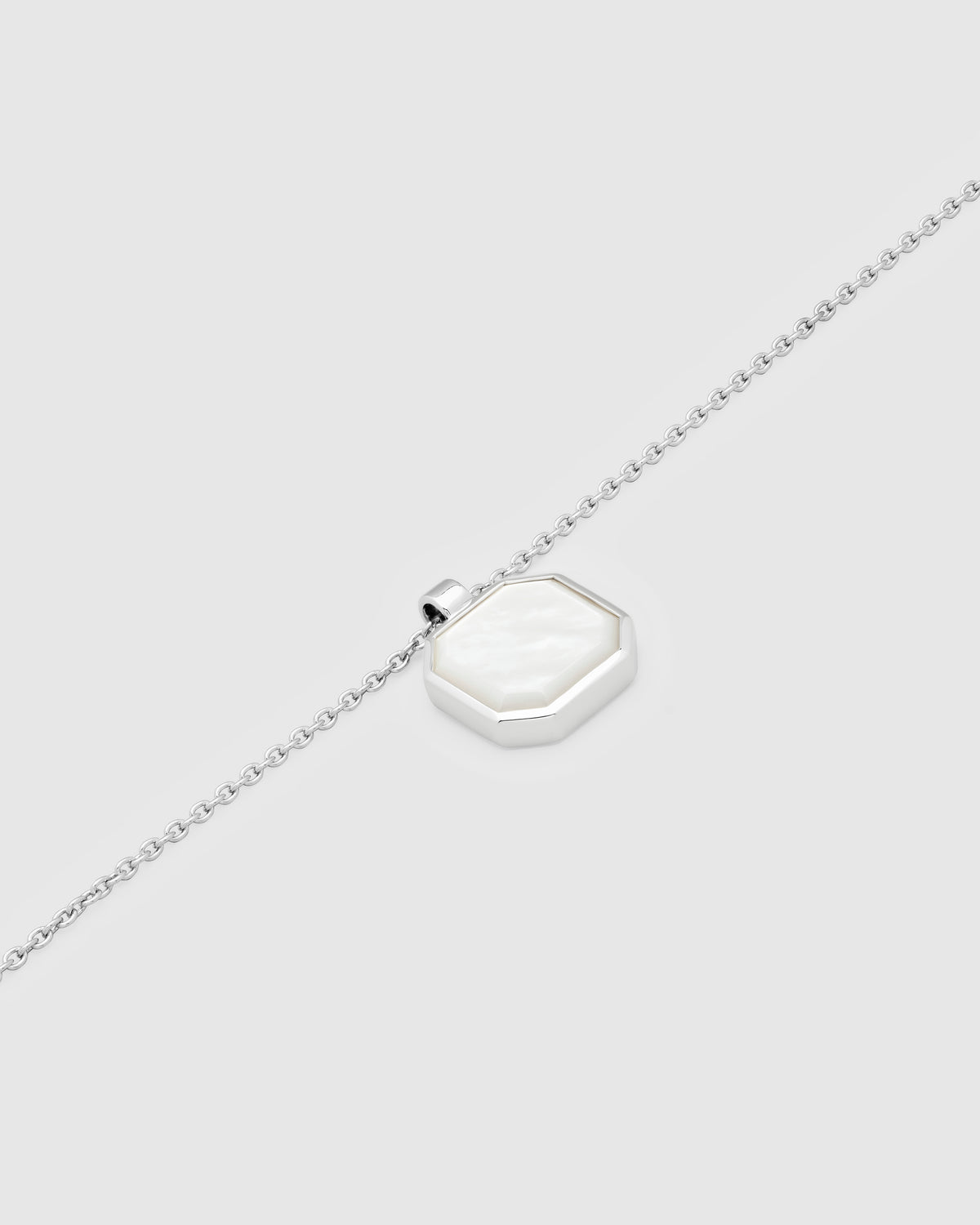 Dan Pendant White MOP
