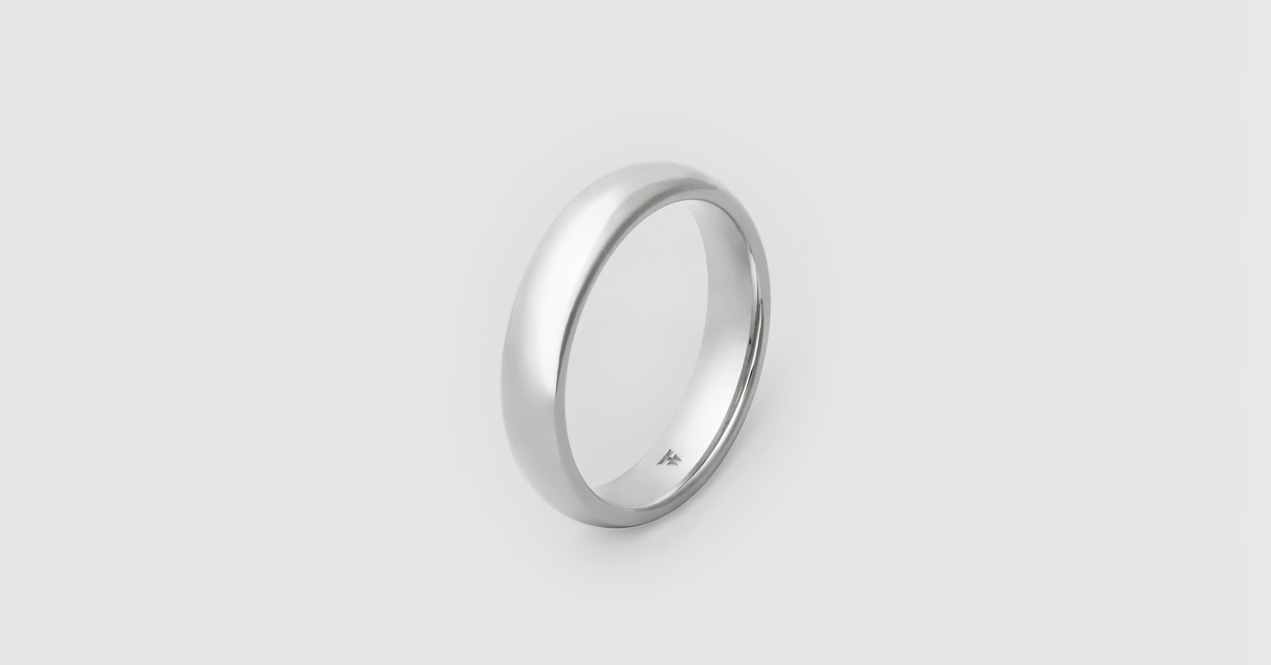 Classic Band Medium Polished – Tom Wood