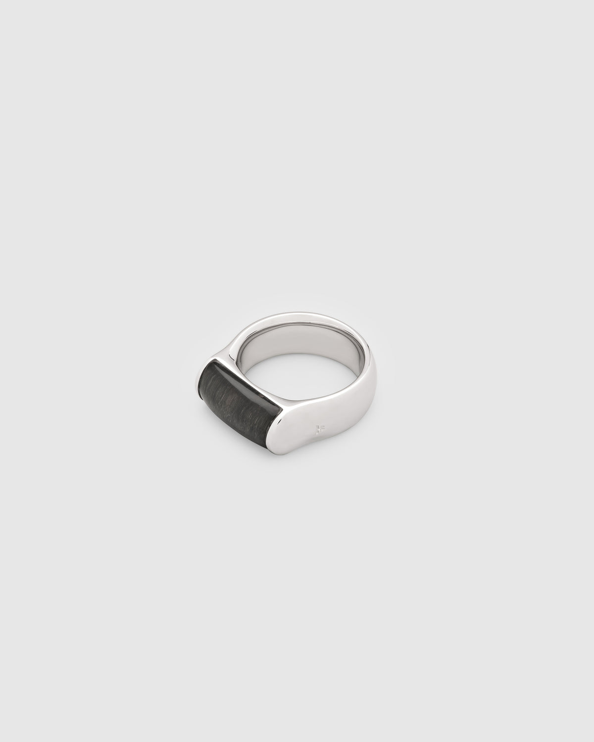 Crest Ring Blue Hawk Eye