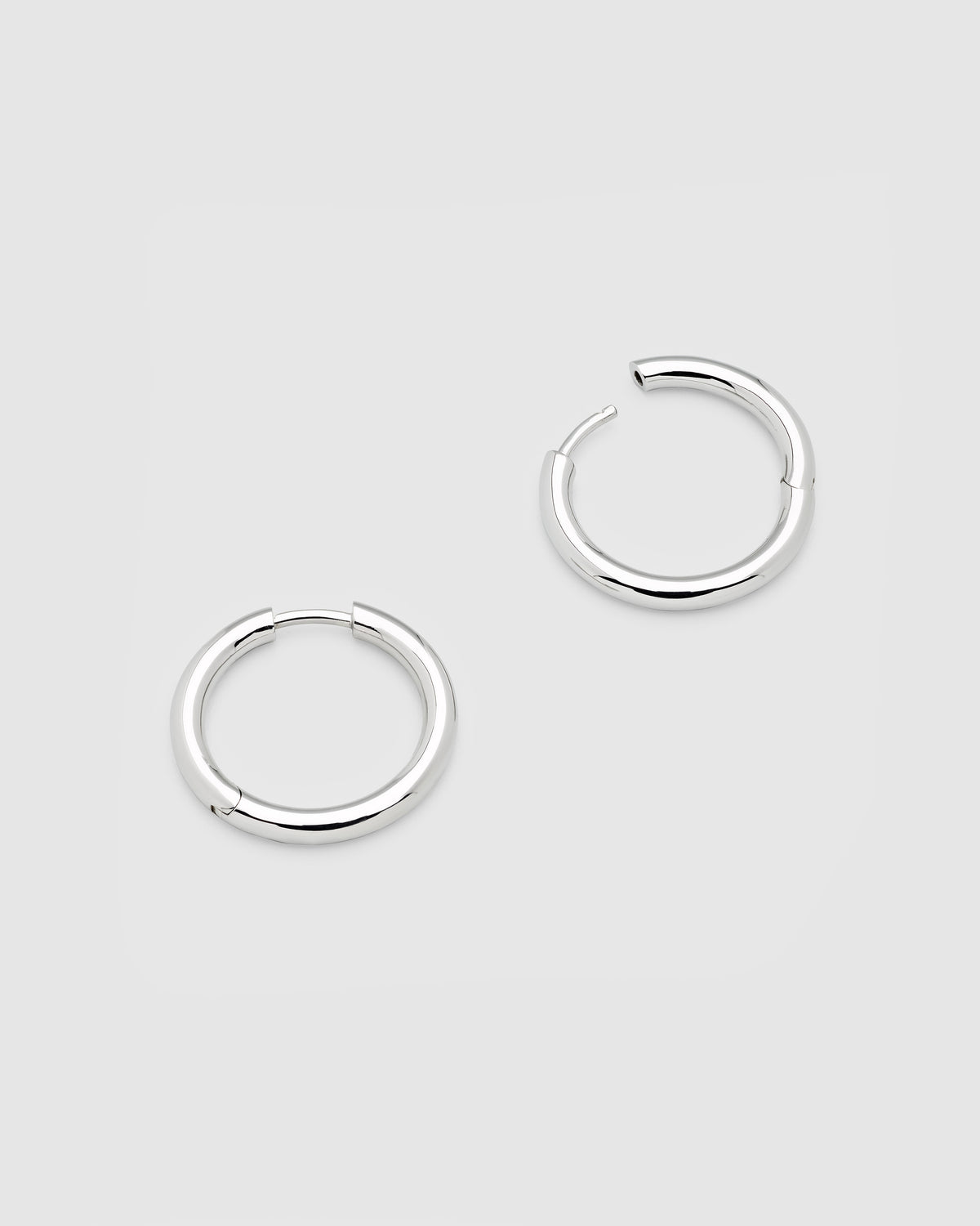 Classic Hoops Medium – Tom Wood