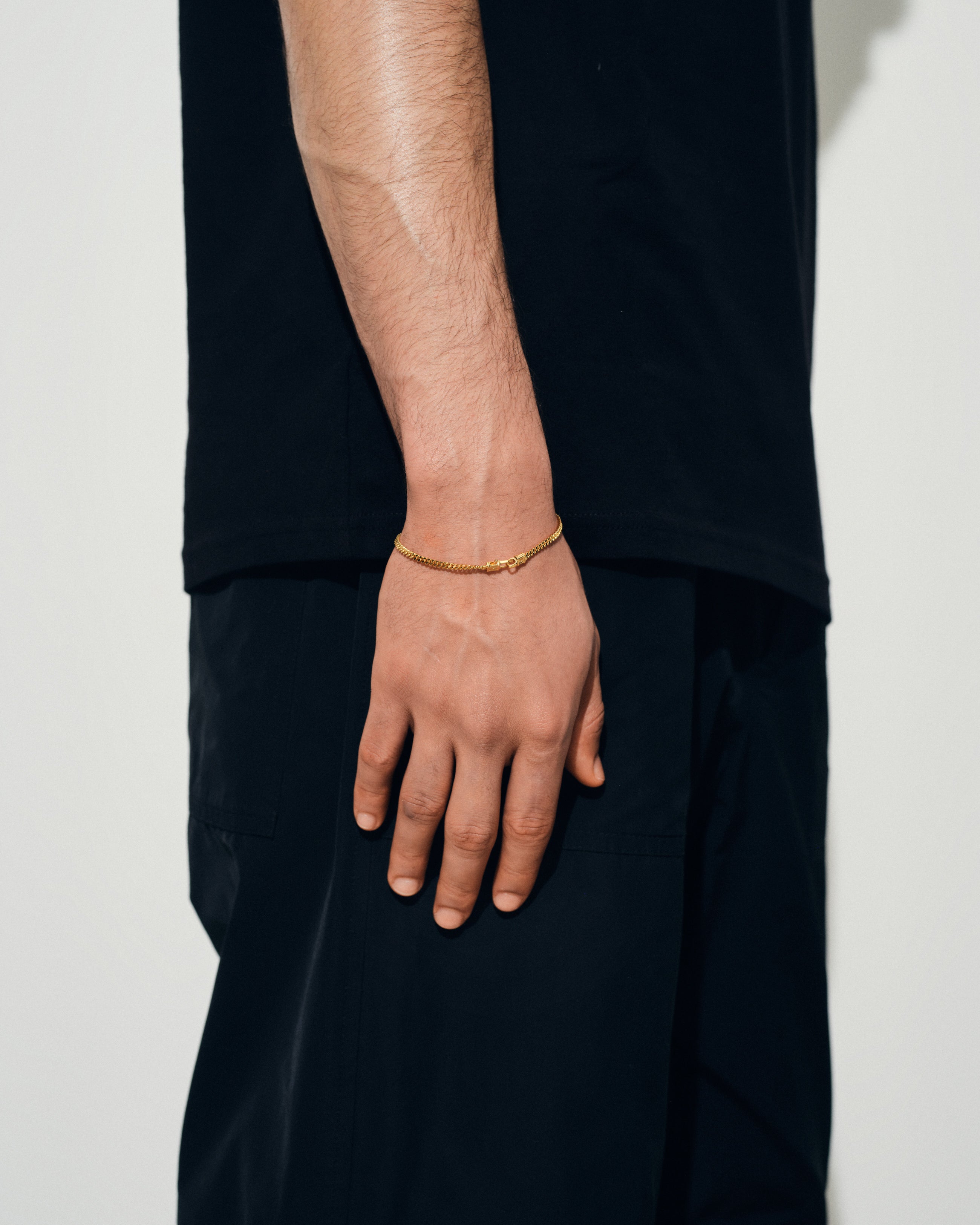 Curb Bracelet M Gold – Tom Wood