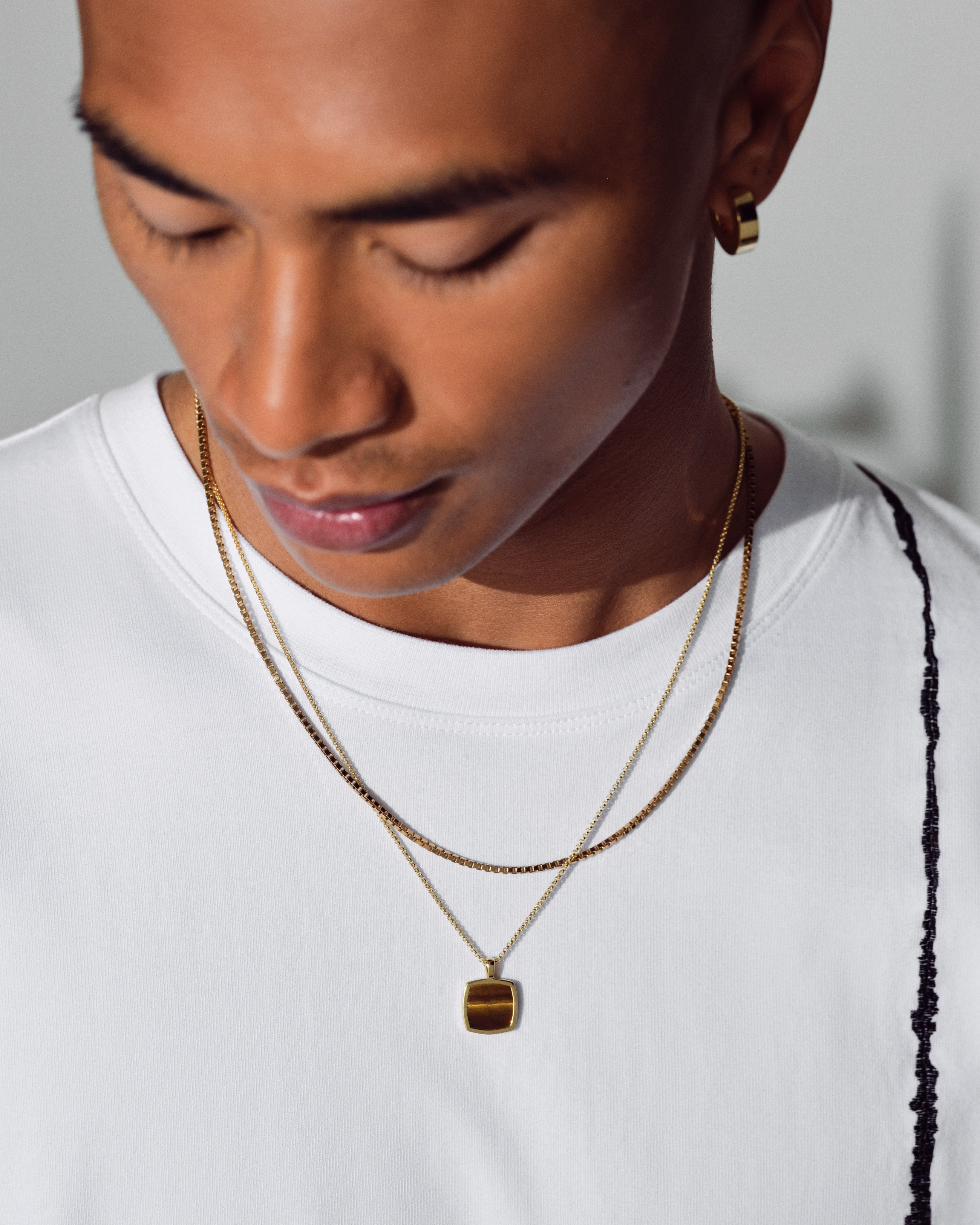 Cushion Pendant Tiger Eye Gold – Tom Wood