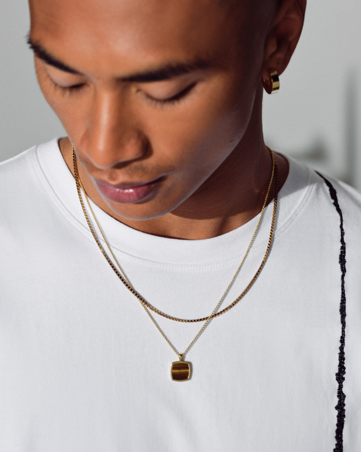 Cushion Pendant Tiger Eye Gold – Tom Wood
