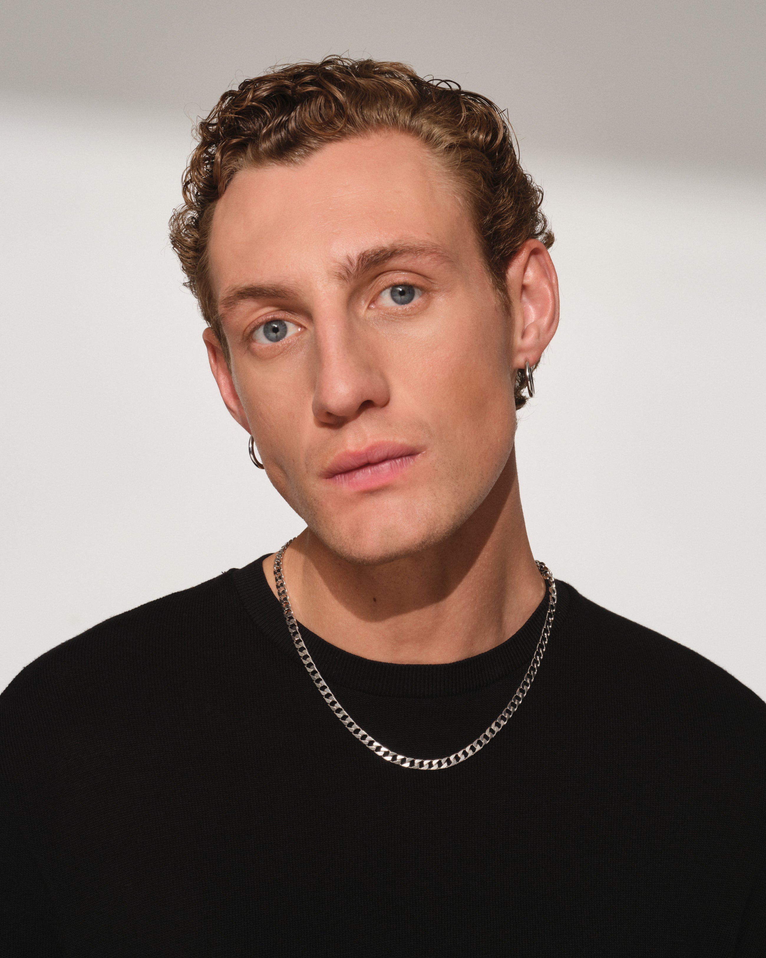 Frankie Chain – Tom Wood