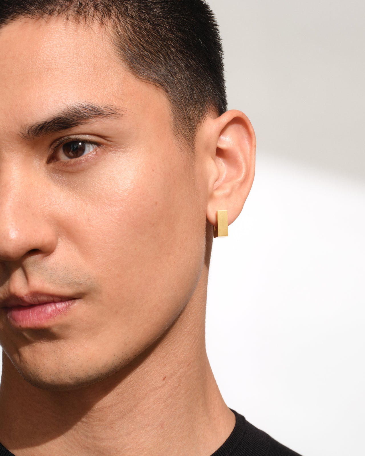 Square Hoops Satin Small Gold