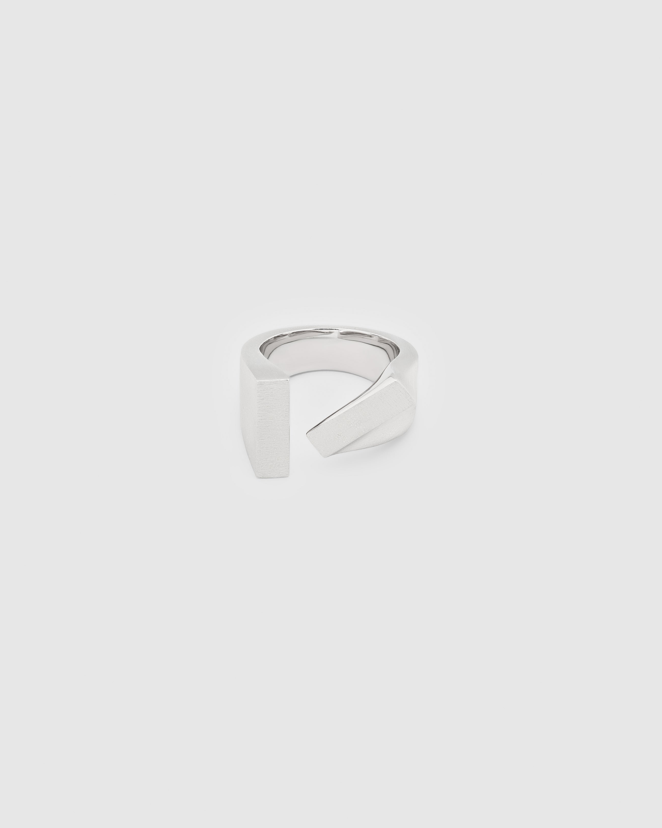 Tilt Ring – Tom Wood