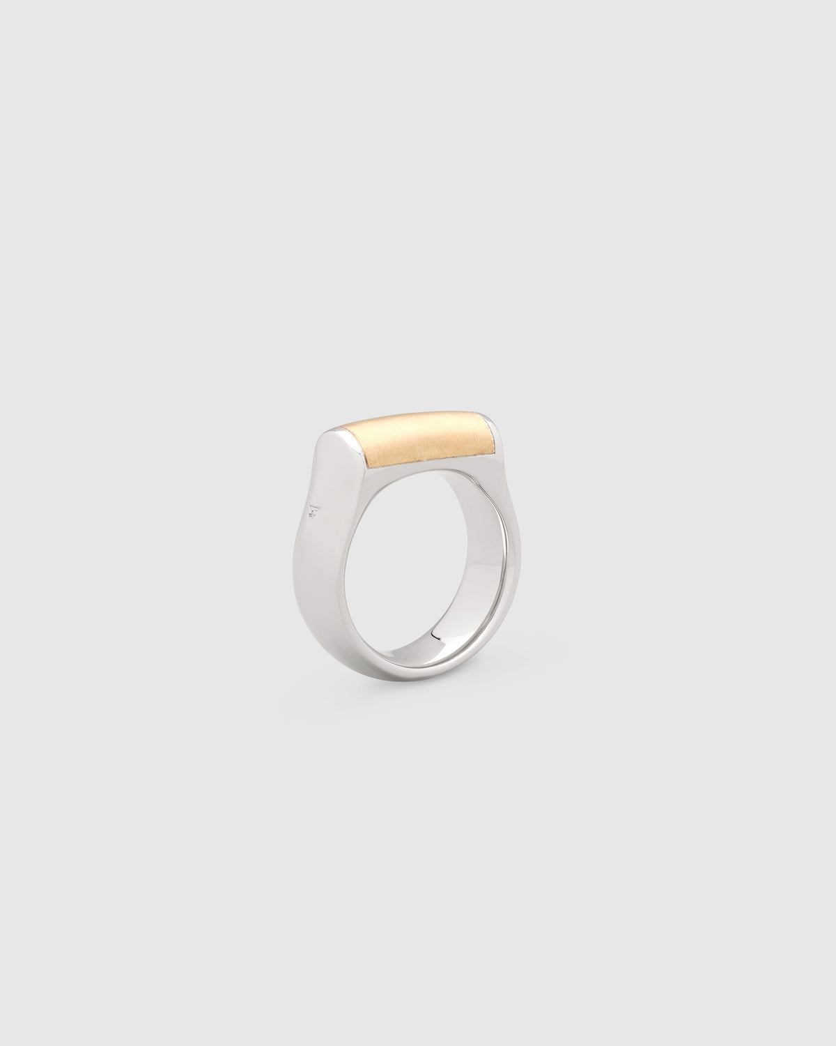 Crest Ring Gold Top