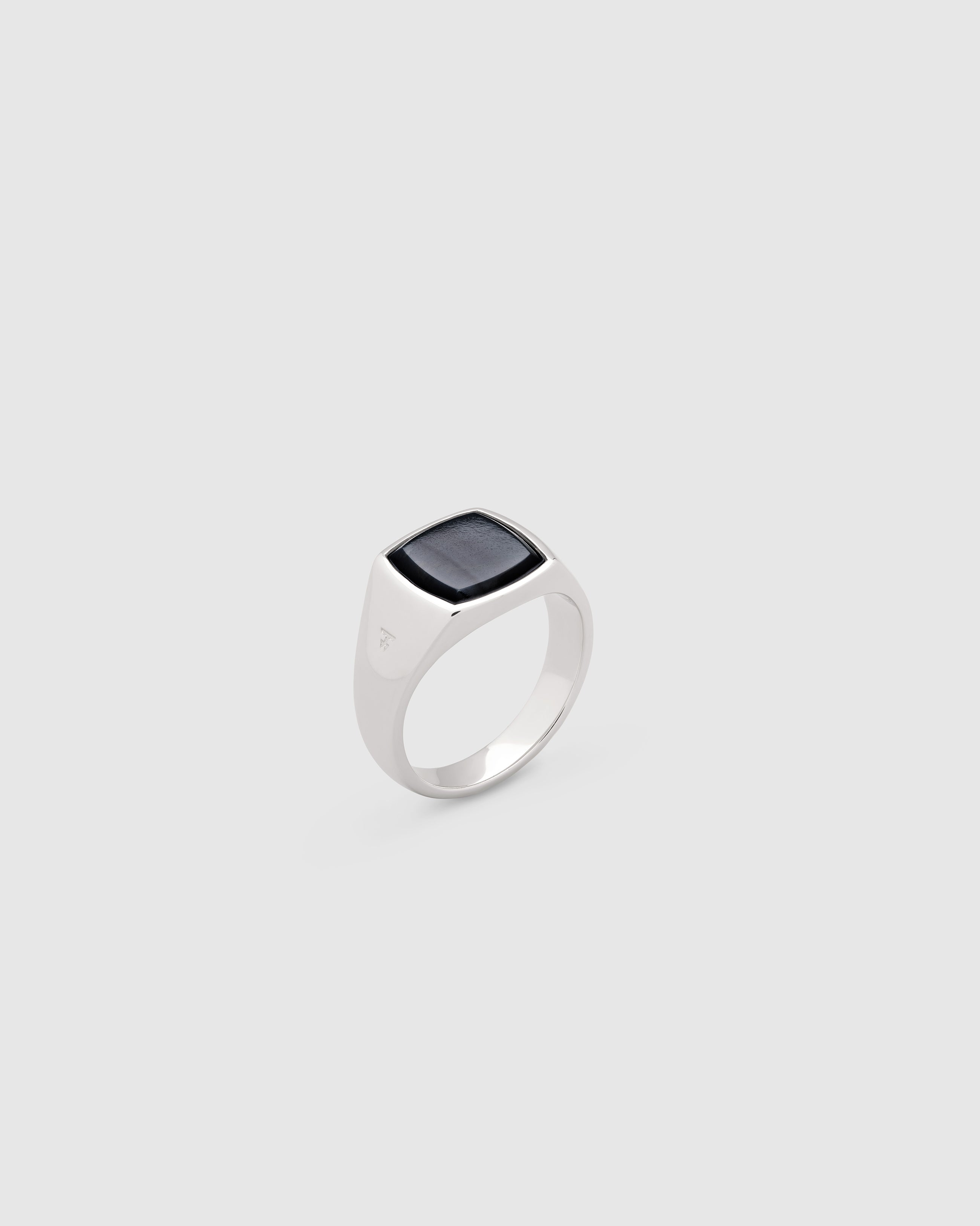 美品TOM WOOD 62 Cushion Blue Hawk Eye Kay Ring Blue Hawk Eye – Tom Wood