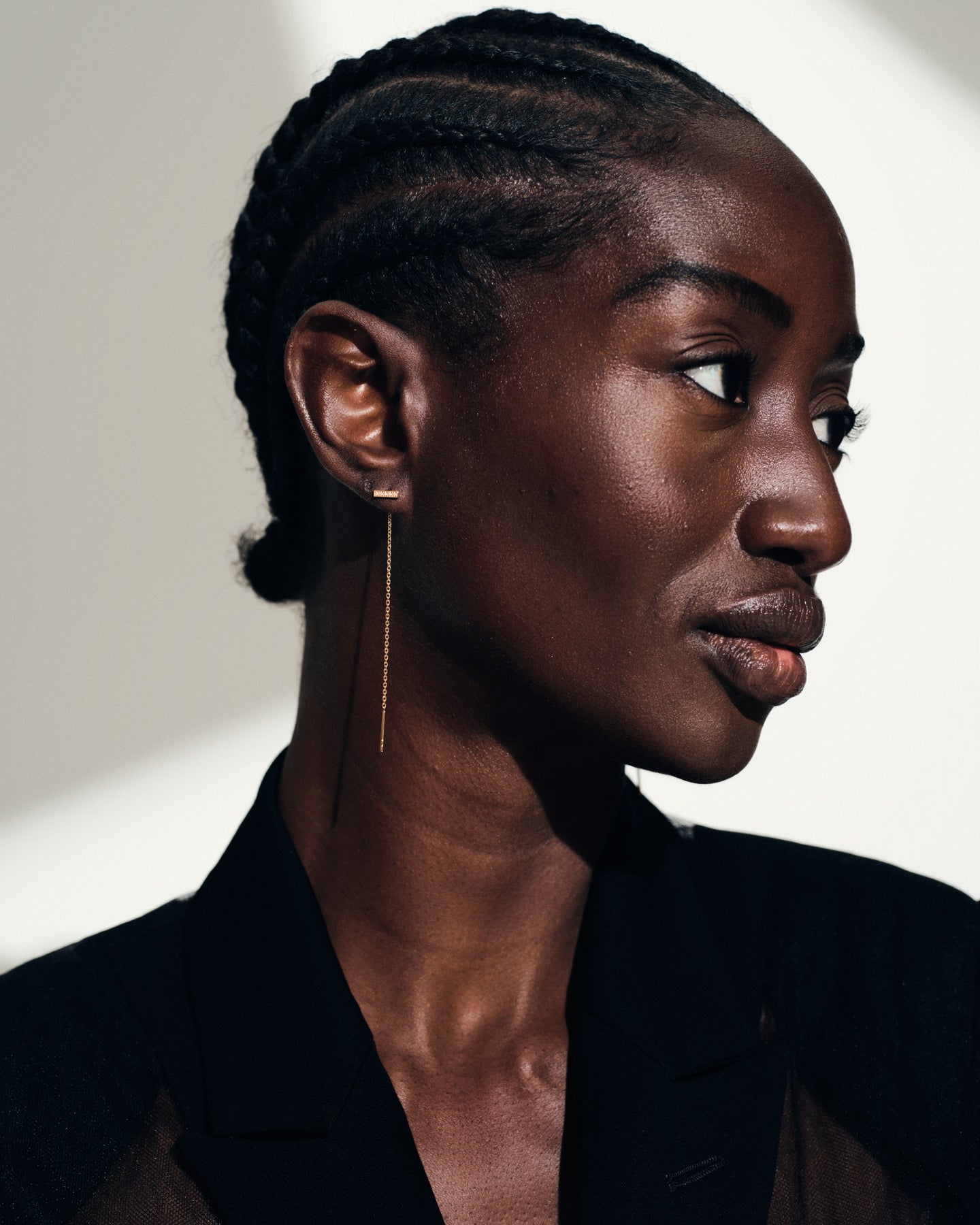Sleek Ear Chain Gold Brilliant 64 mm