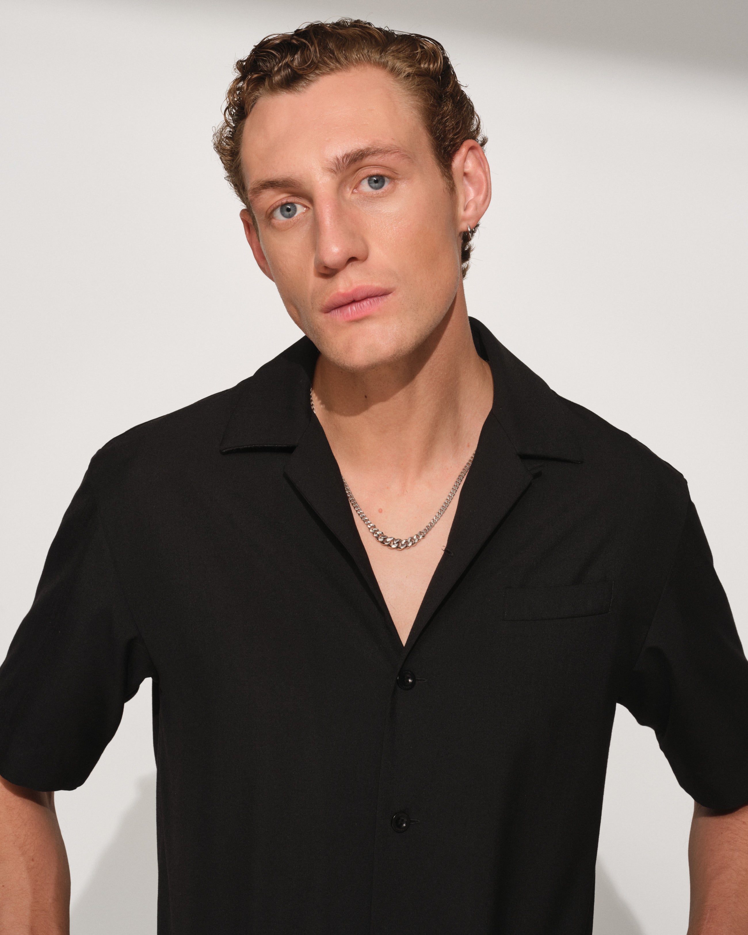 Dean Chain – Tom Wood