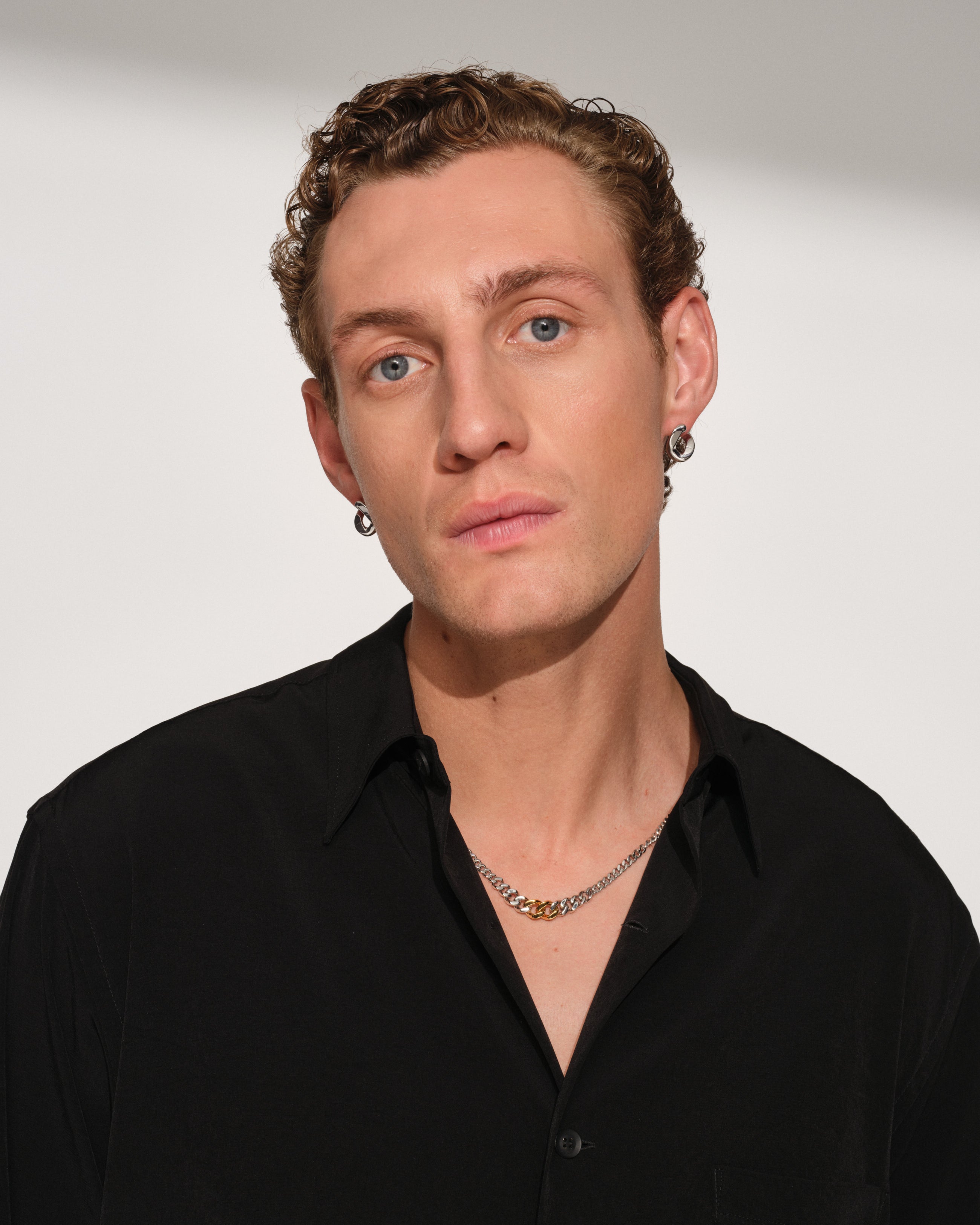 Dean Chain Duo – Tom Wood
