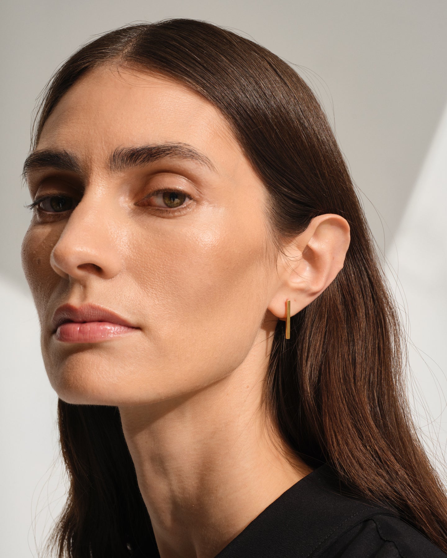Sleek Ear Bar Gold