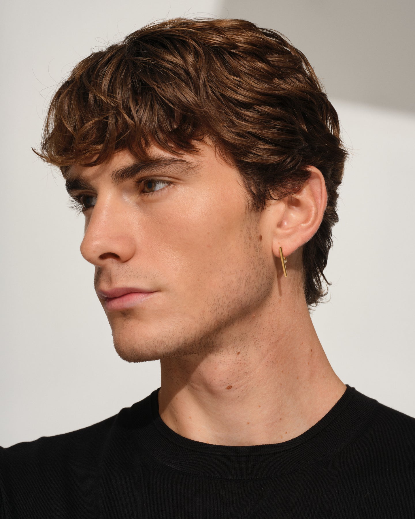 Sleek Ear Bar Gold