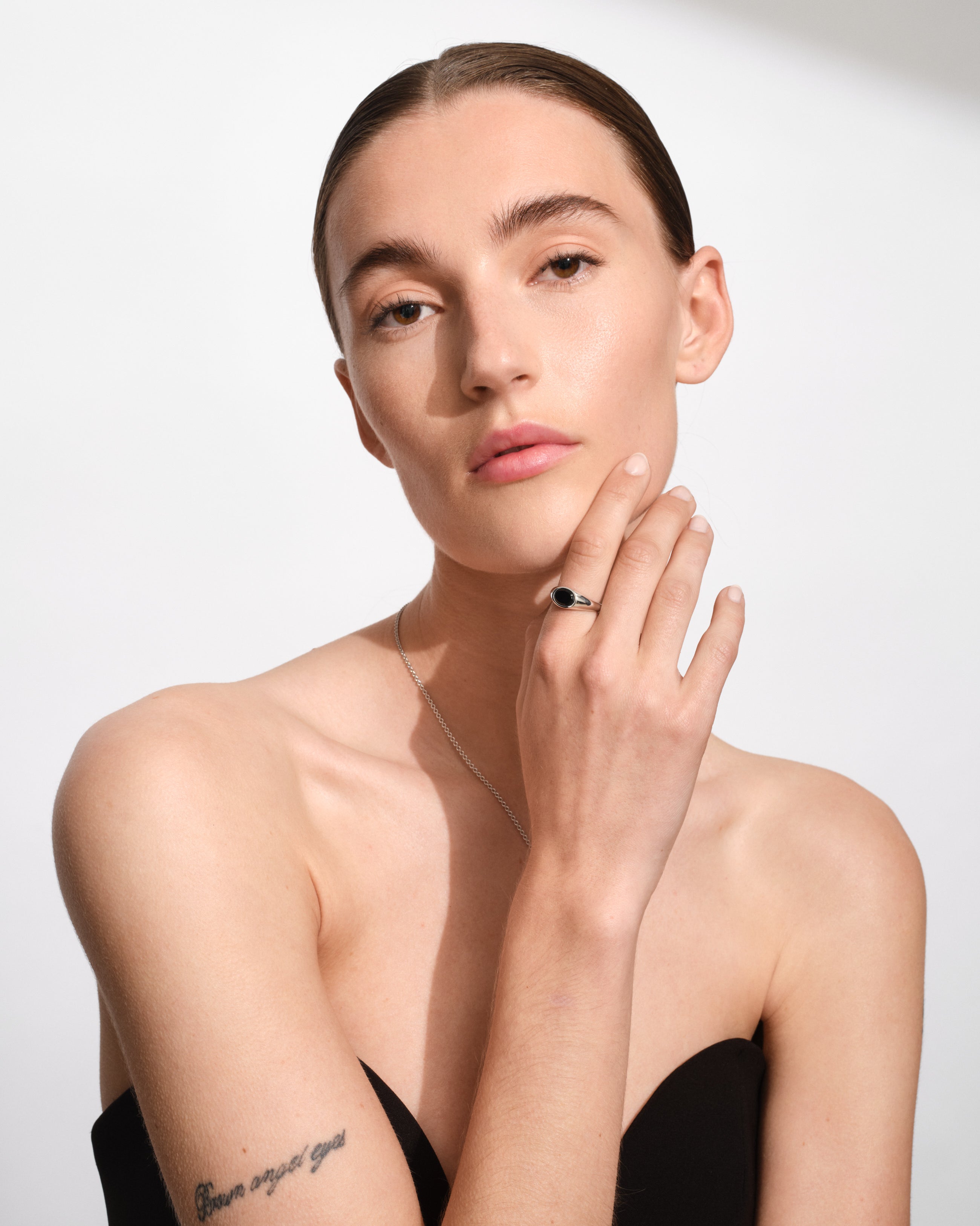Joe Ring Polished Onyx – Tom Wood