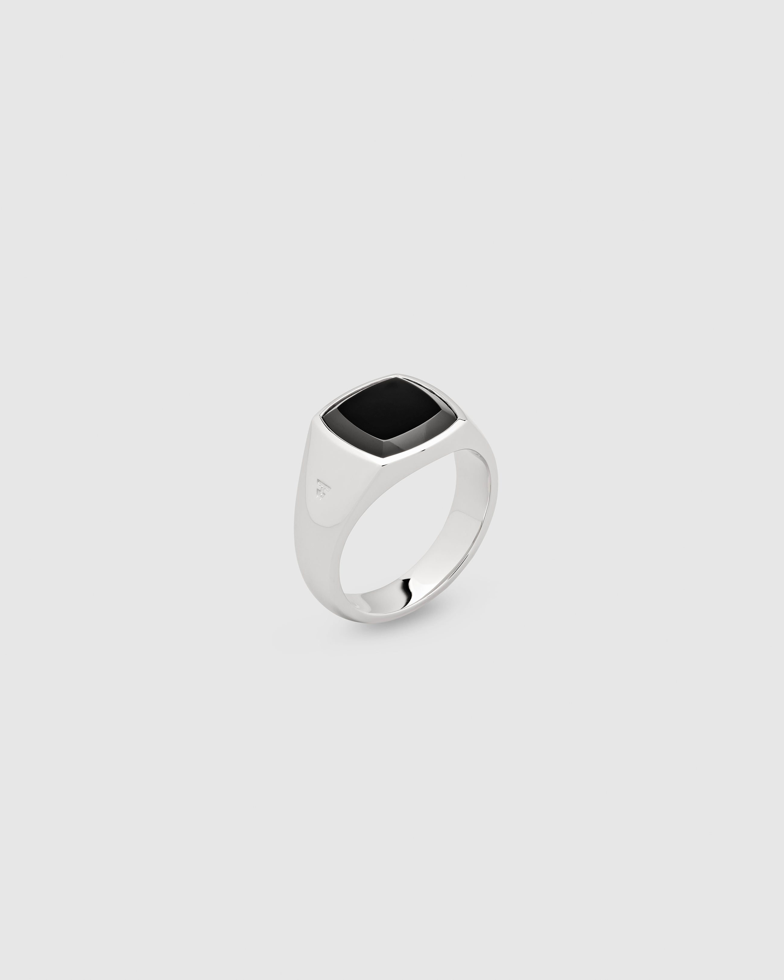 Kay Ring Polished Onyx – Tom Wood