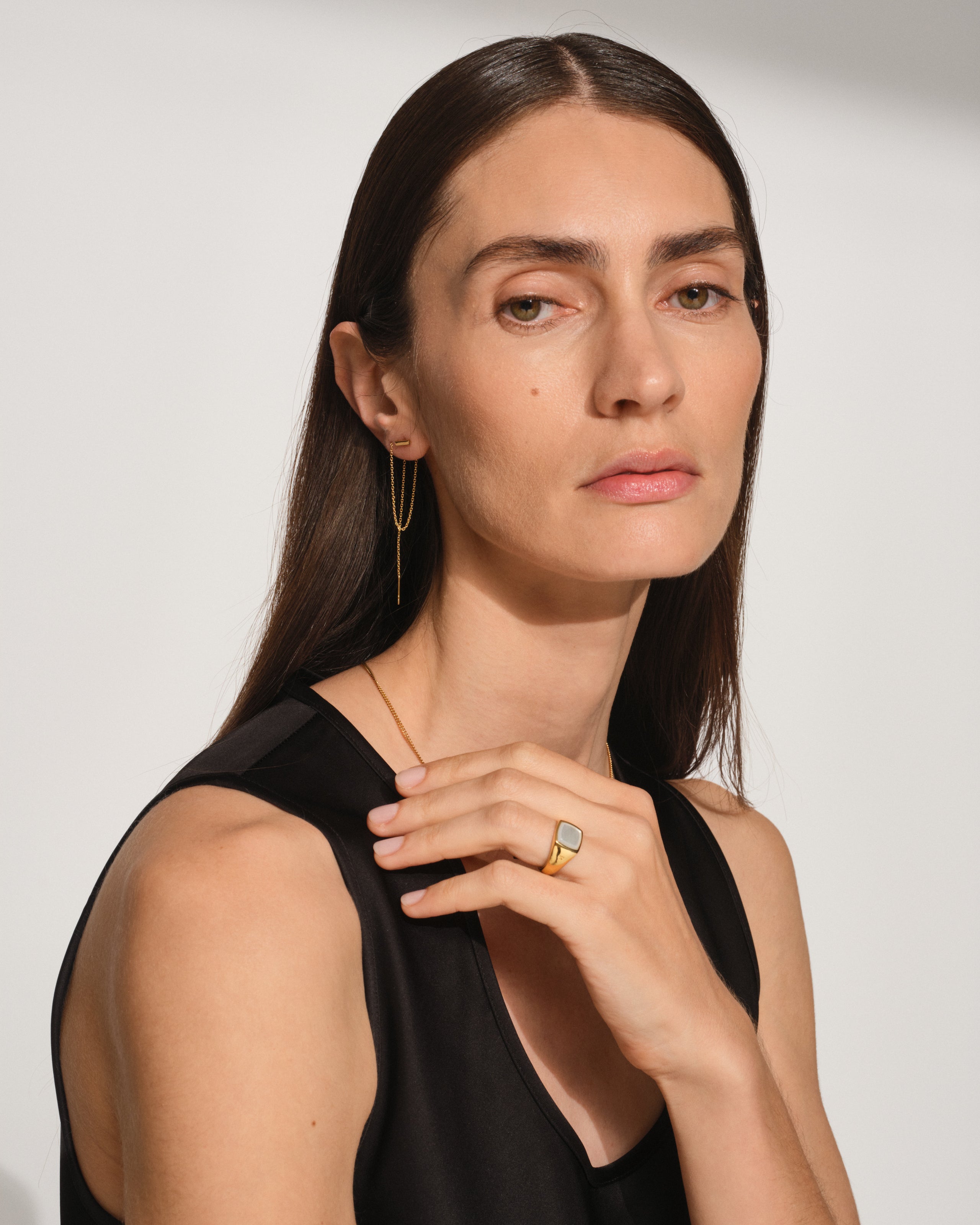 Sleek Ear Chain Gold 140 mm