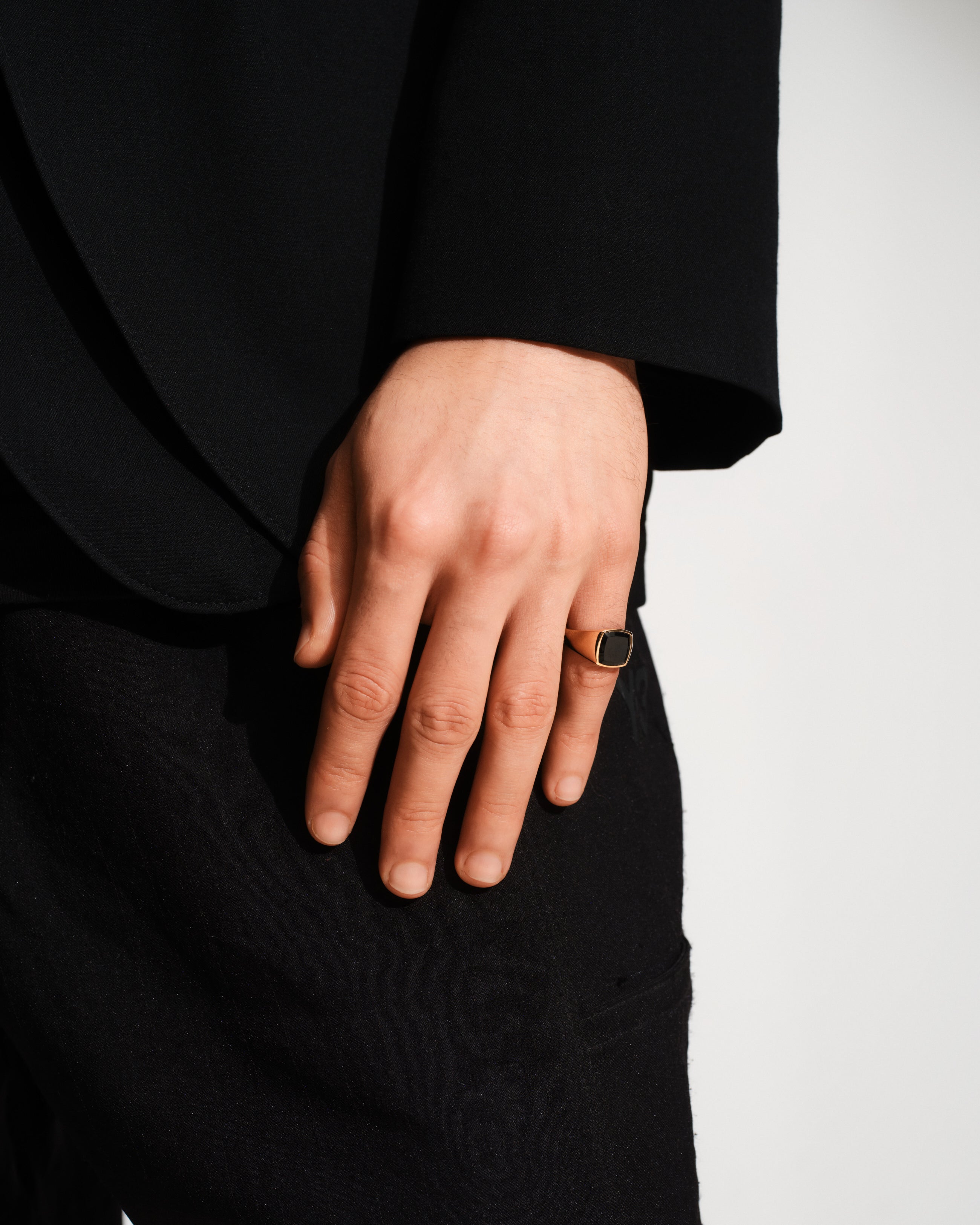 Kay Ring Gold Black Onyx – Tom Wood