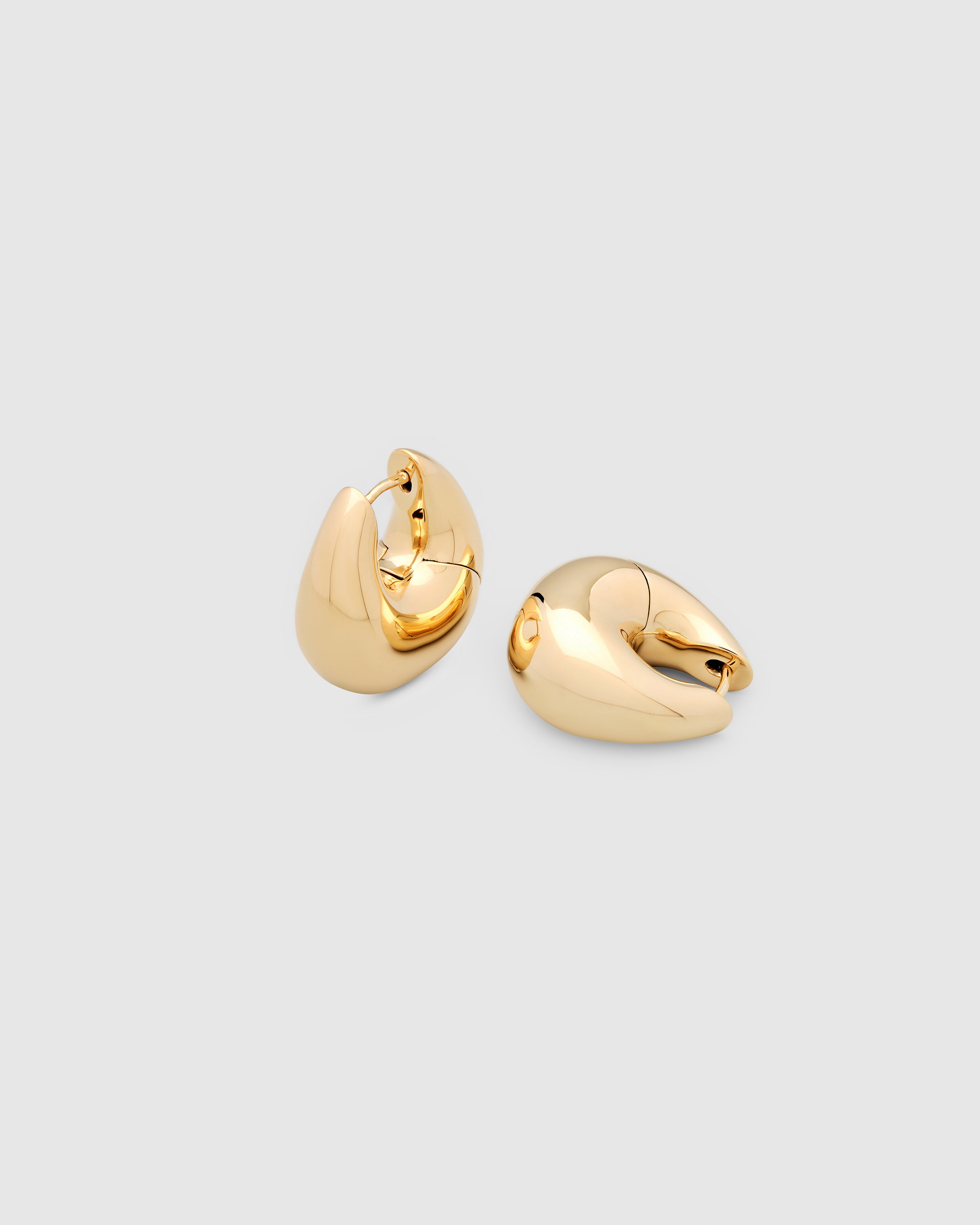 Tom Wood ピアス bao hoop midium Bao Hoops Medium Gold – Tom Wood