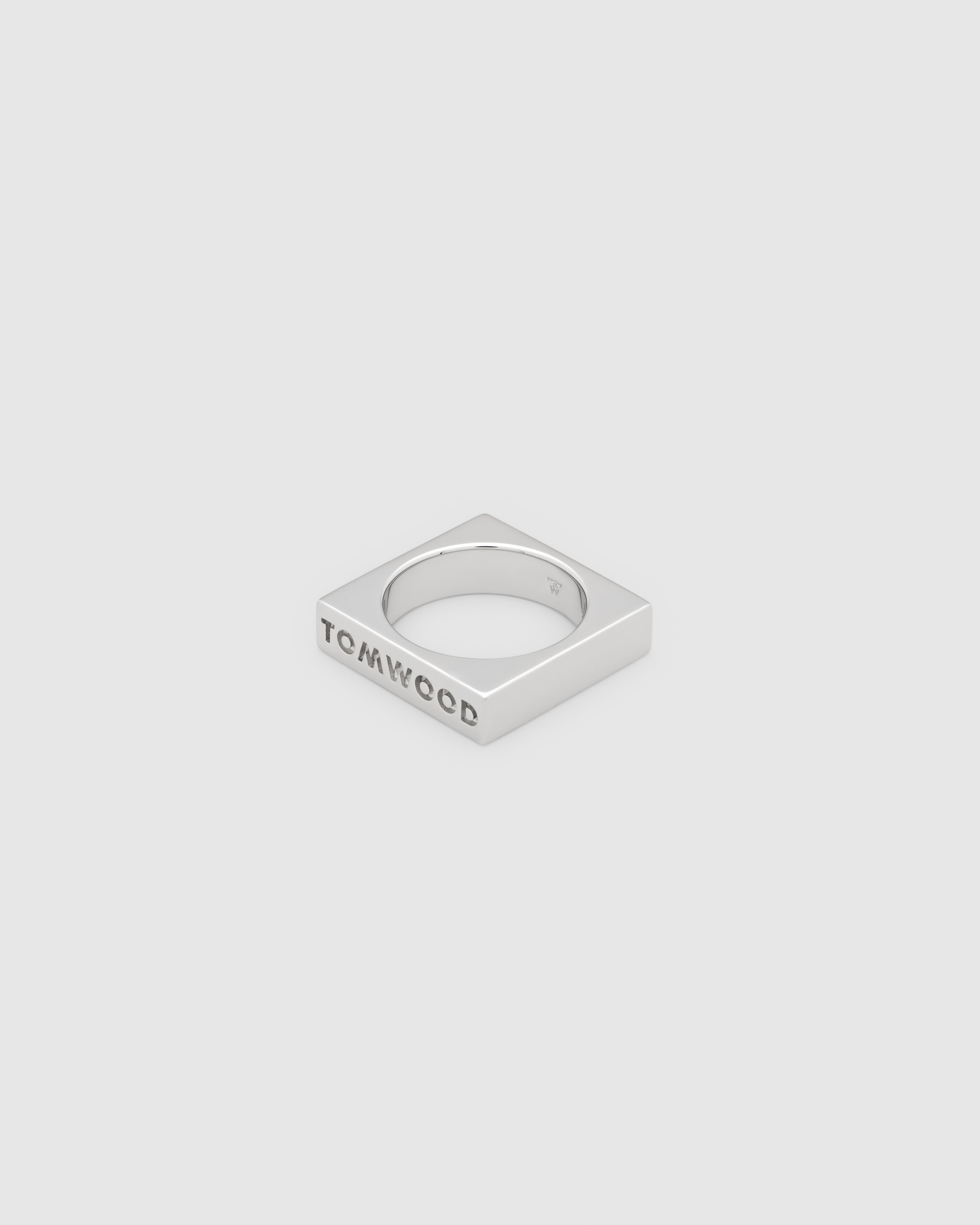 Square Ring – Tom Wood