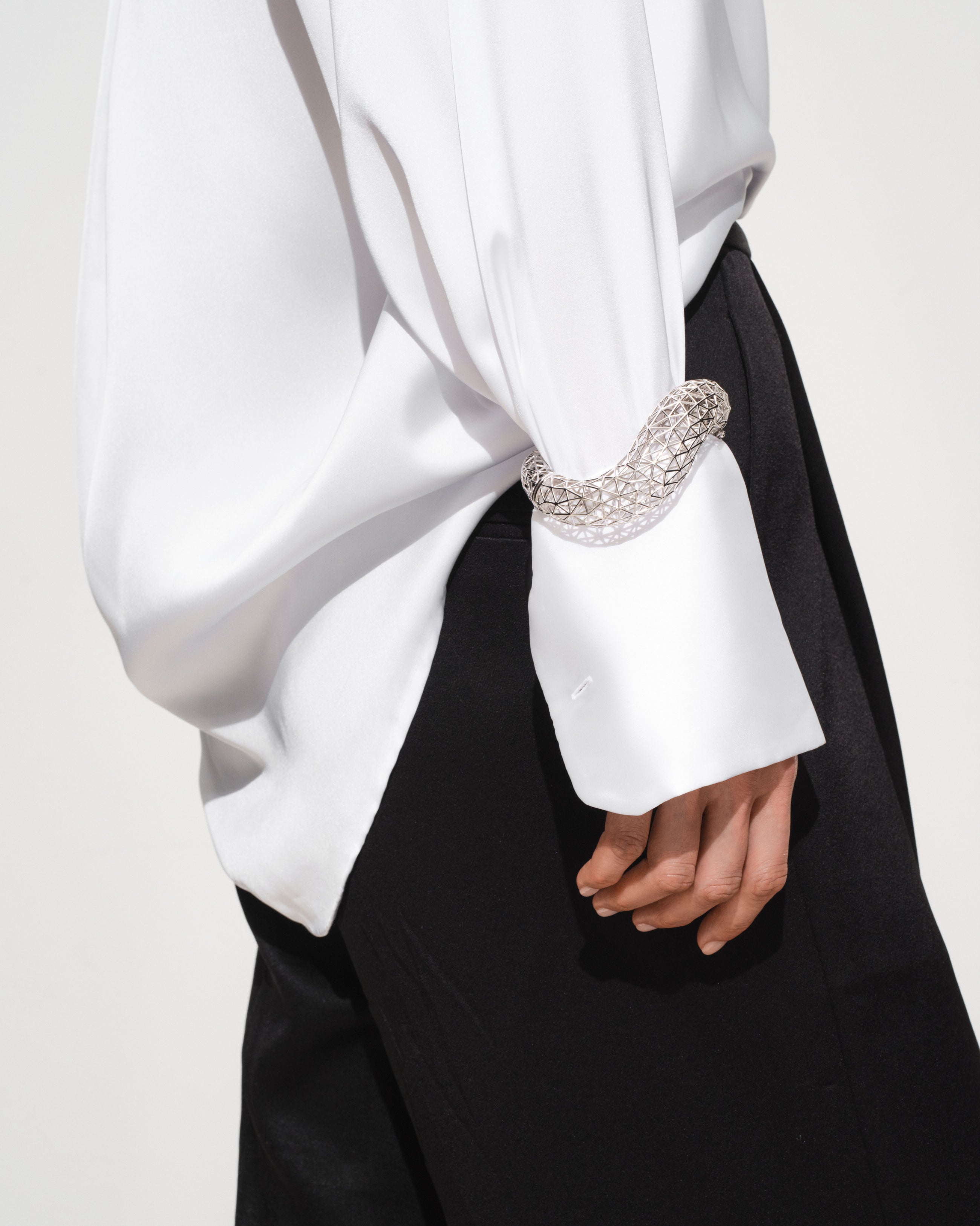 Maze Bangle – Tom Wood