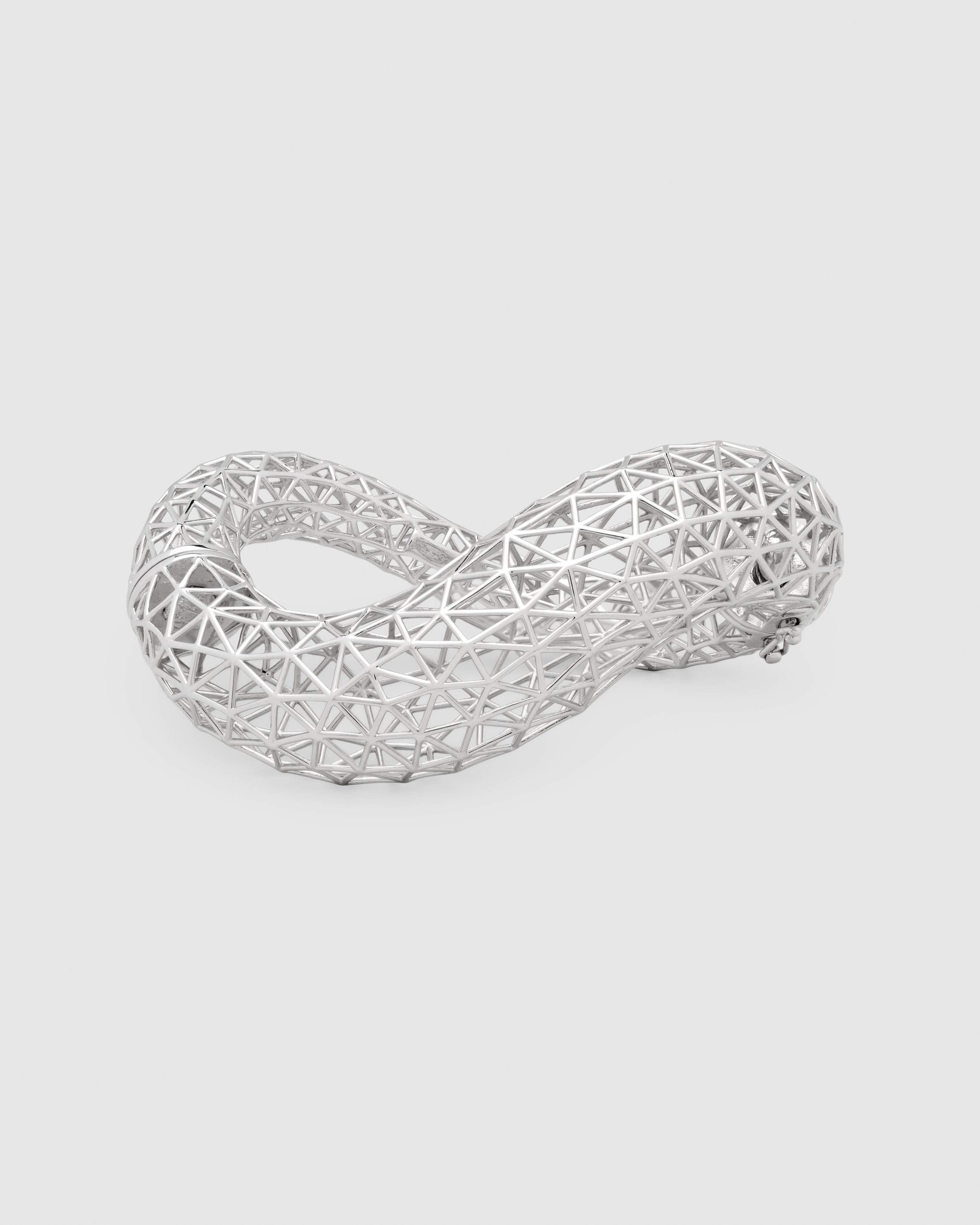 Maze Bangle – Tom Wood