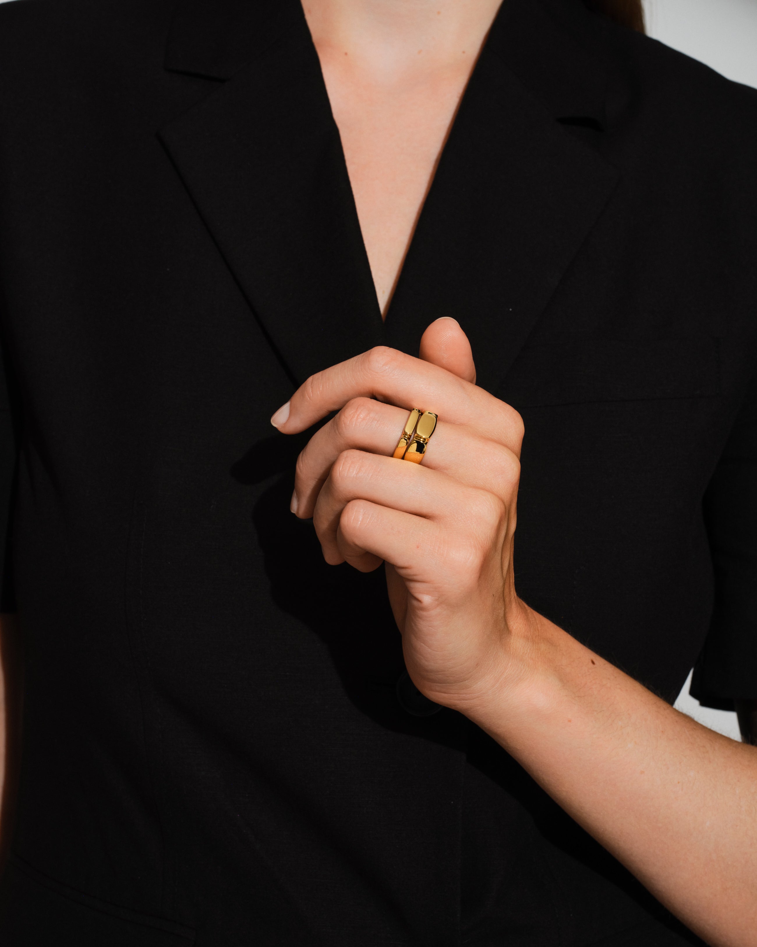 Umi Band Ring Medium Gold – Tom Wood