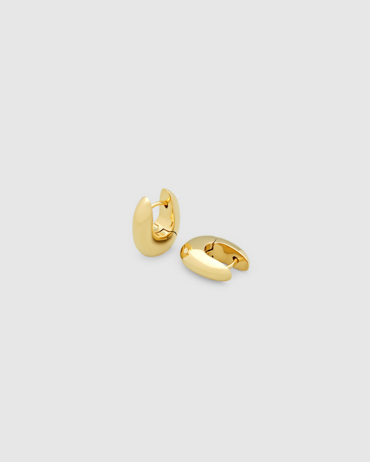 Pebble Hoops Small Gold – Tom Wood