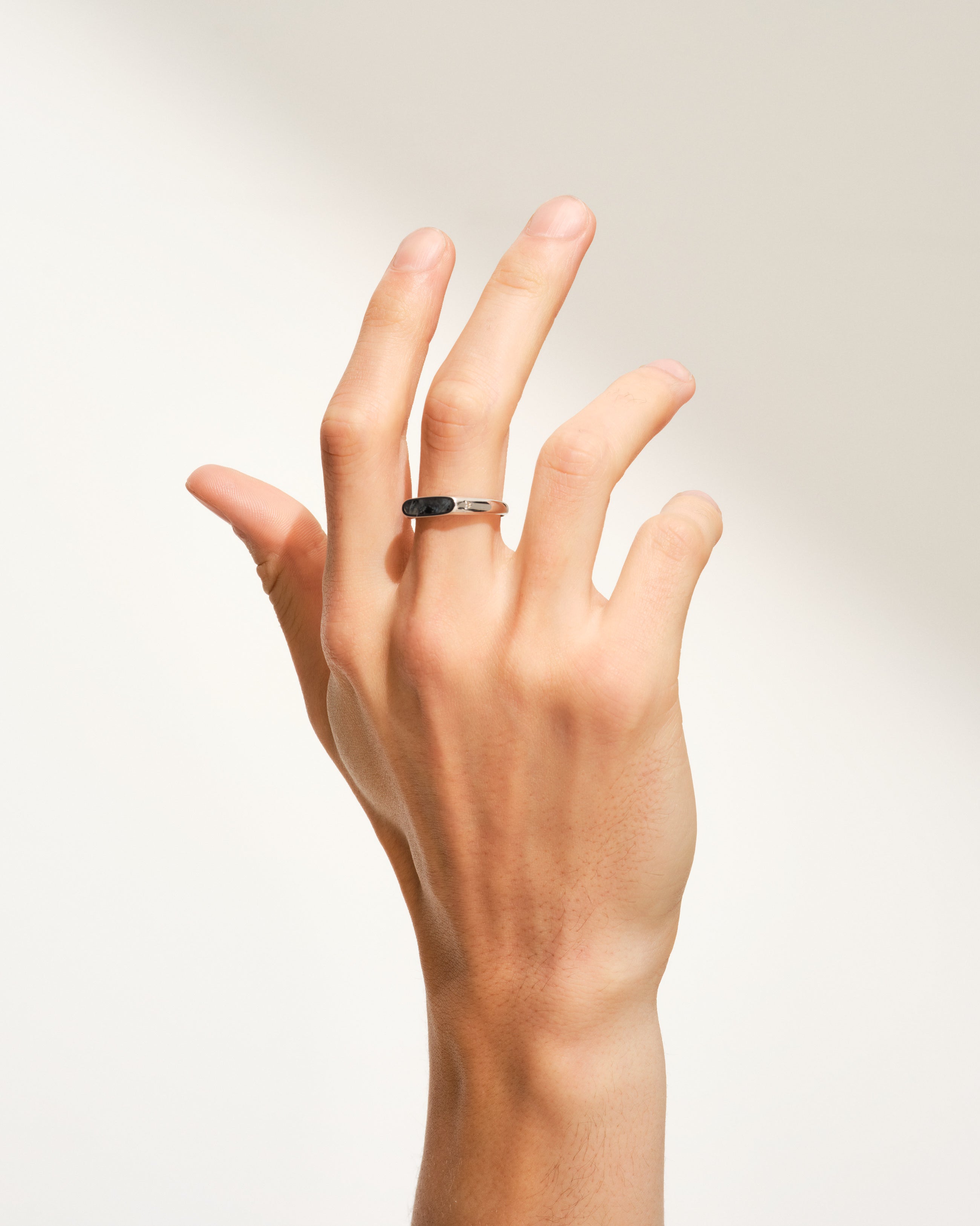 TOM WOOD Mario Larvikite リング Mario Ring Larvikite – Tom Wood