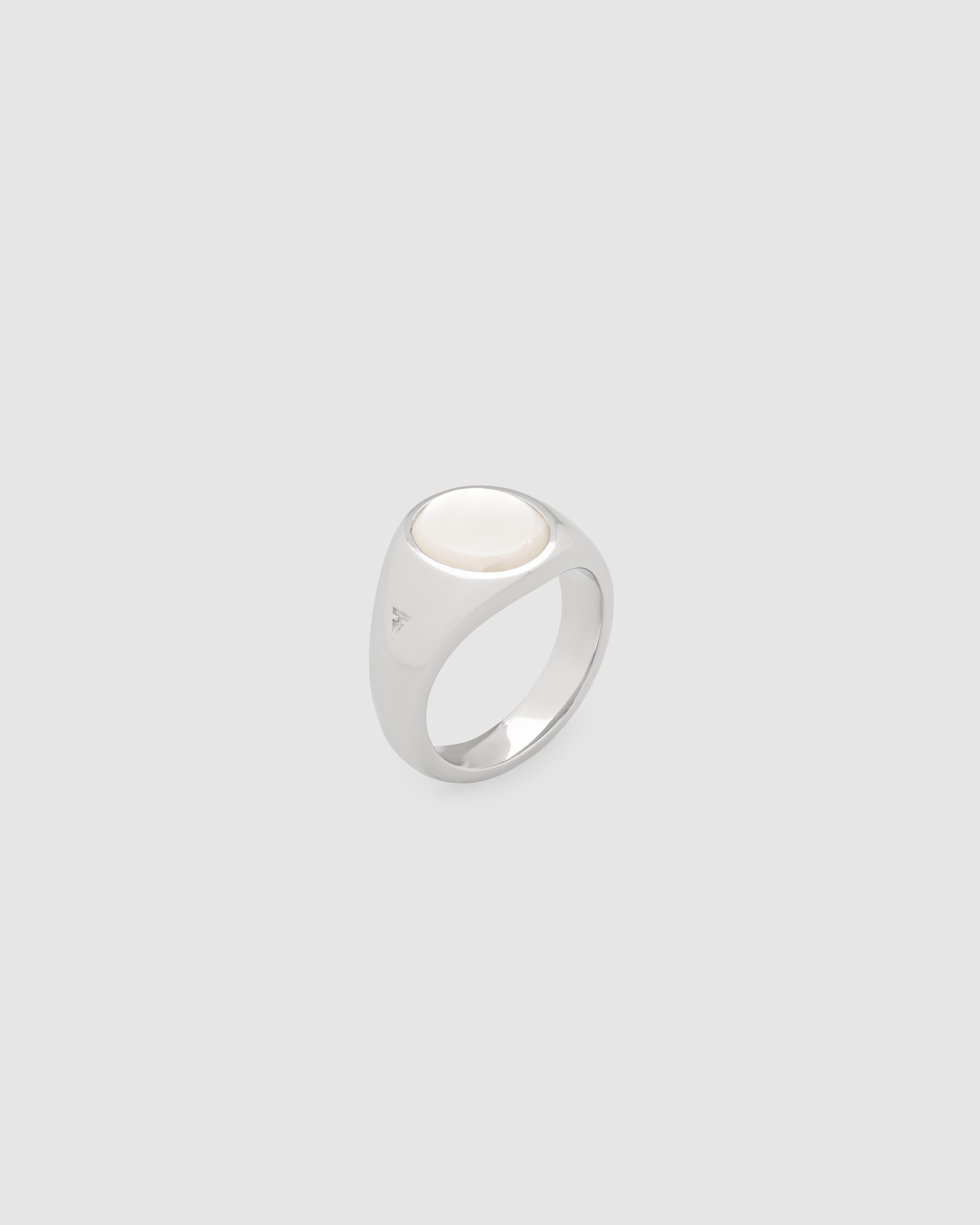 Kim Ring White MOP – Tom Wood