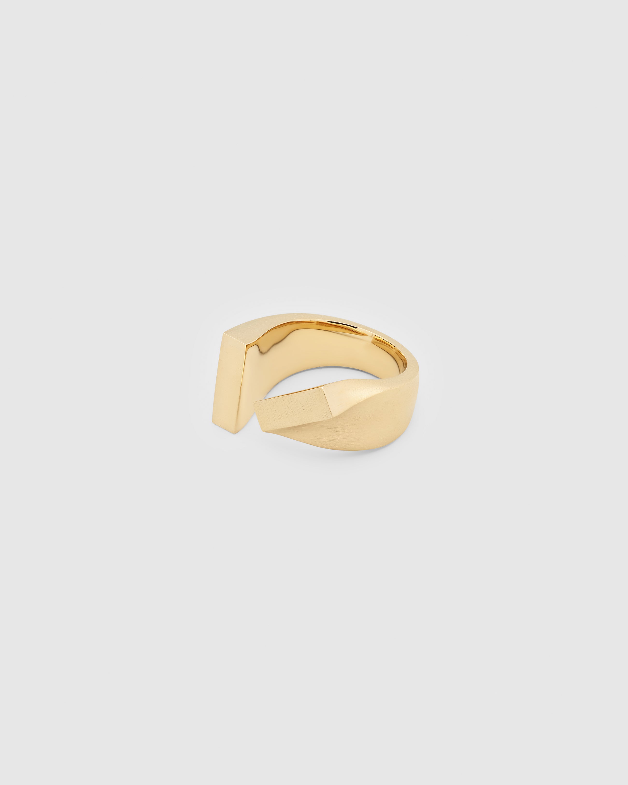 Tilt Ring Gold – Tom Wood