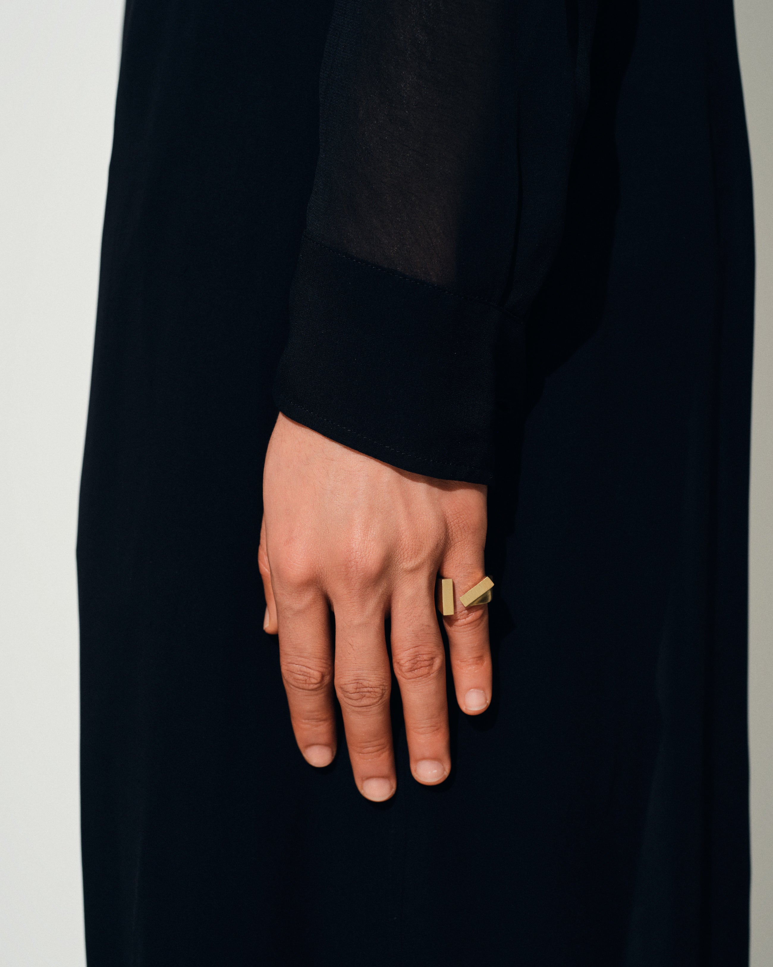 Tilt Ring Gold – Tom Wood