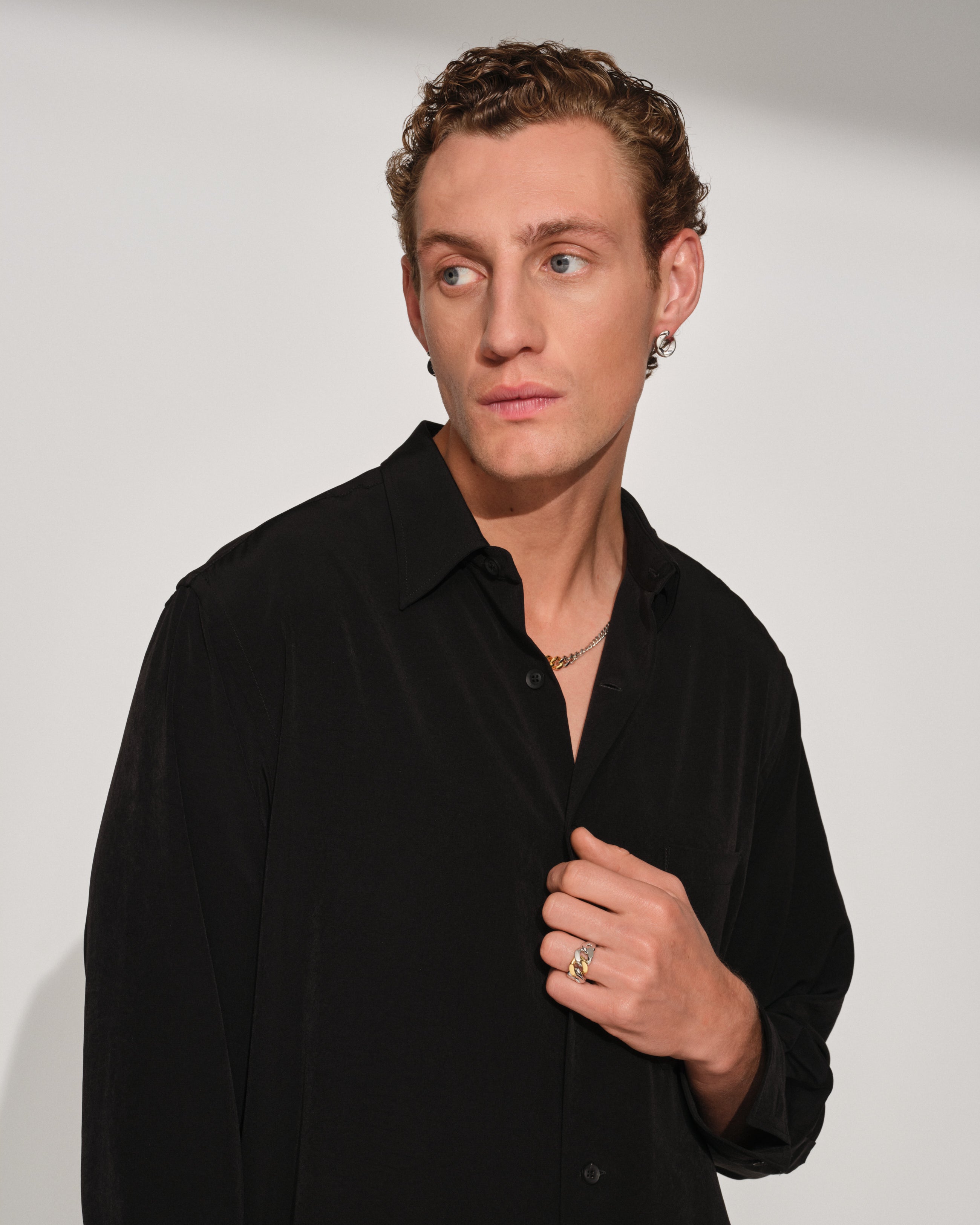 Dean Ring Duo – Tom Wood