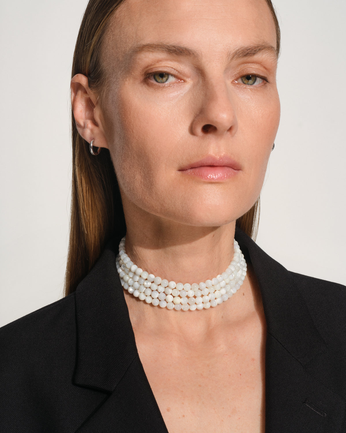 Cove Lace Necklace White MOP