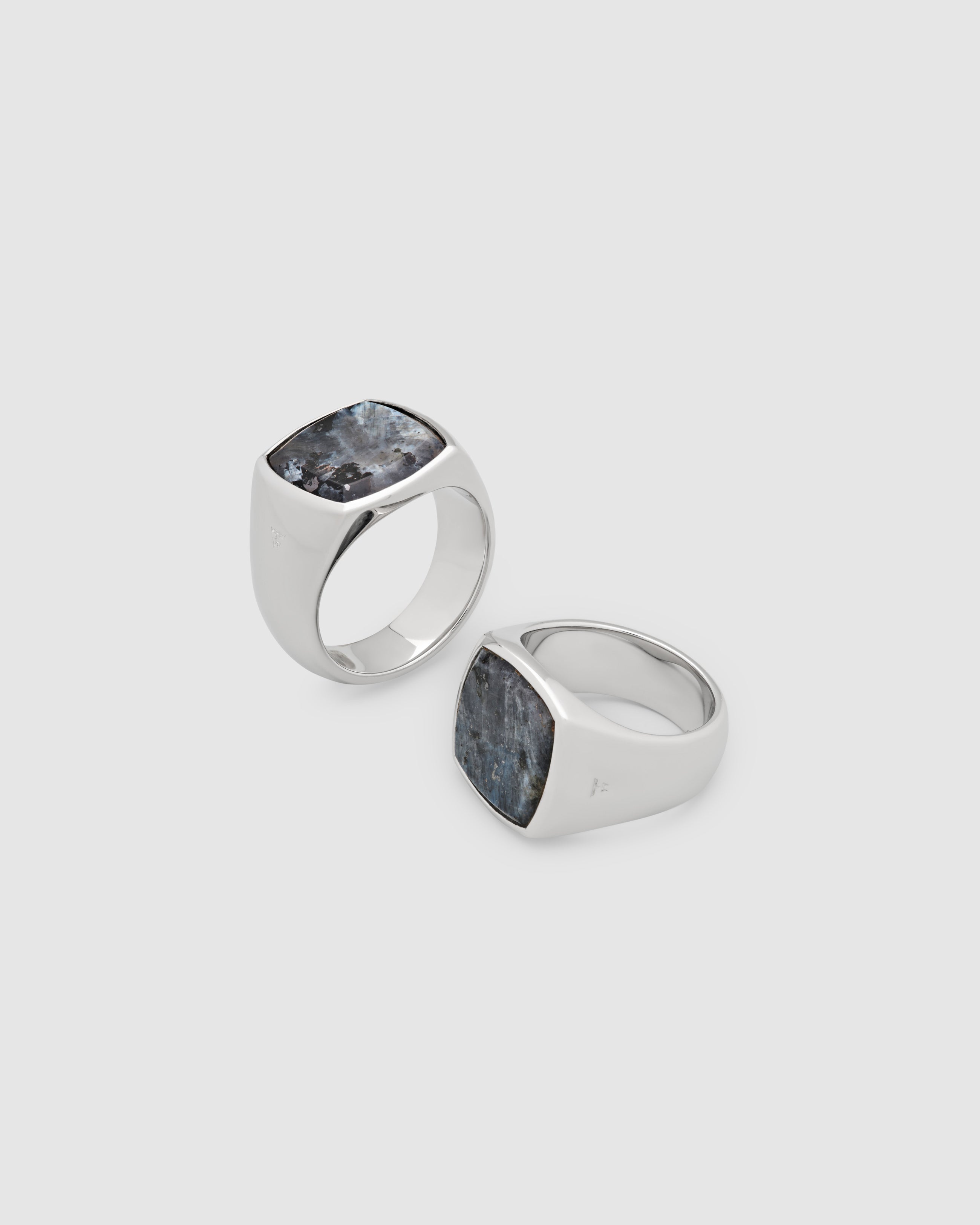 Cushion Larvikite – Tom Wood