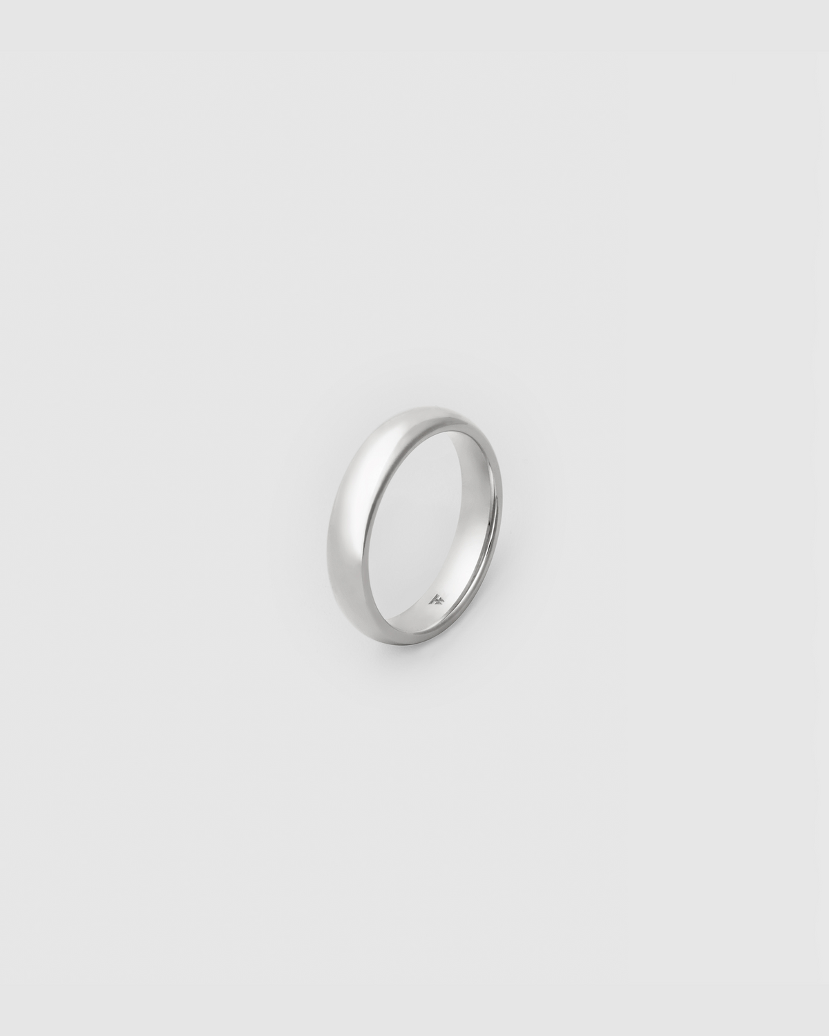 トムウッドClassic Band Medium Polished 58 Classic Band Medium Polished – Tom Wood