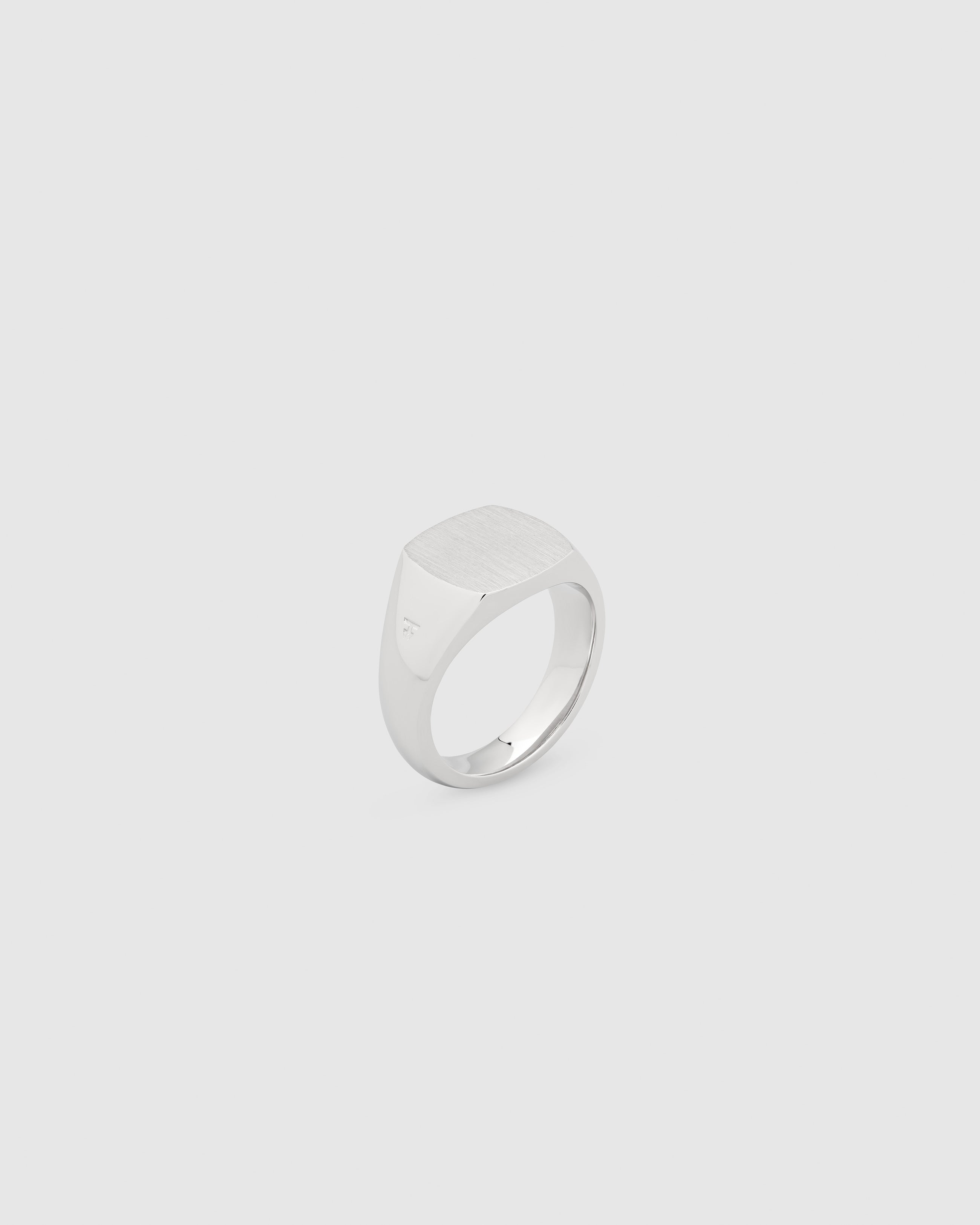 Kay Ring Satin – Tom Wood