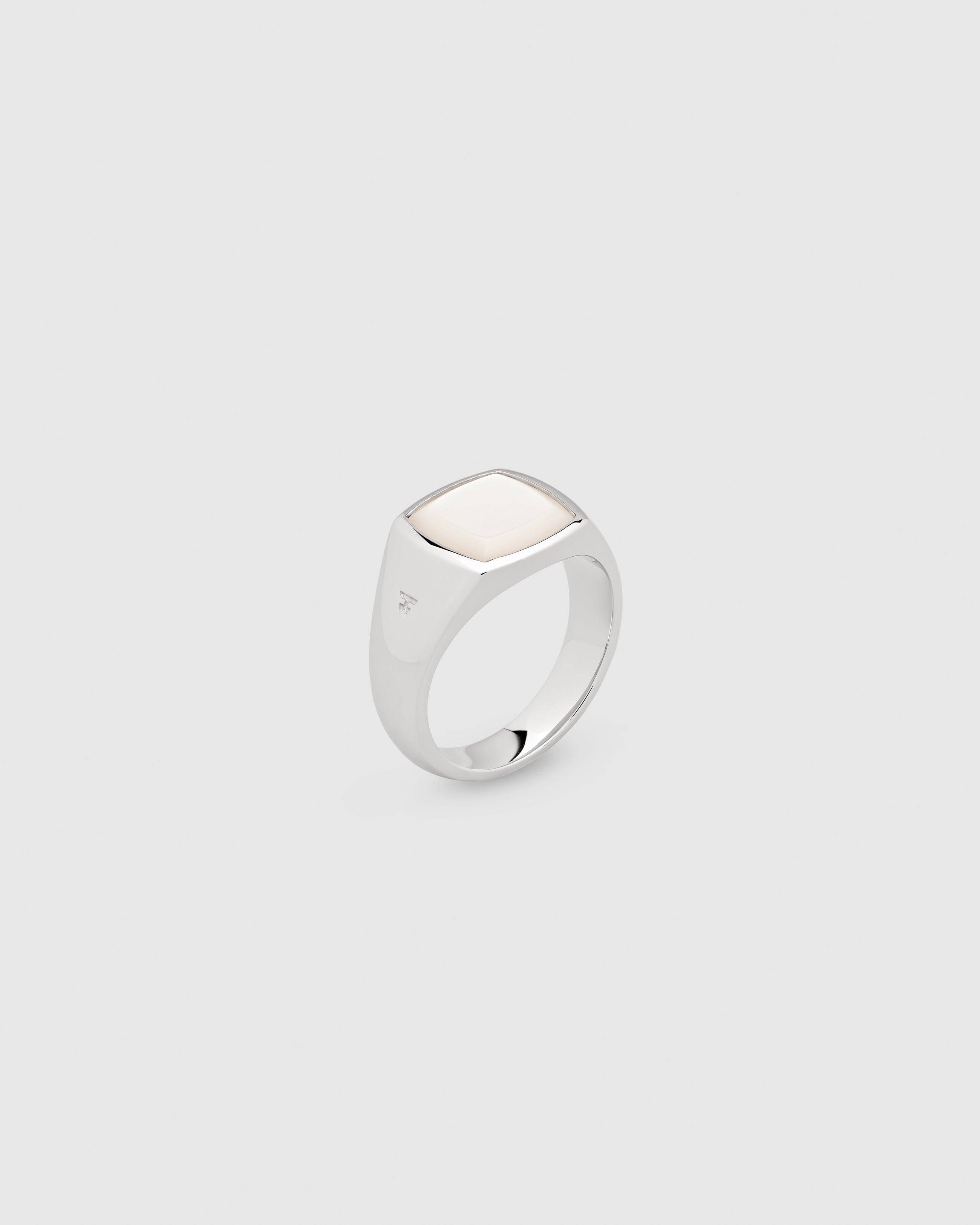 Kay Ring White MOP – Tom Wood