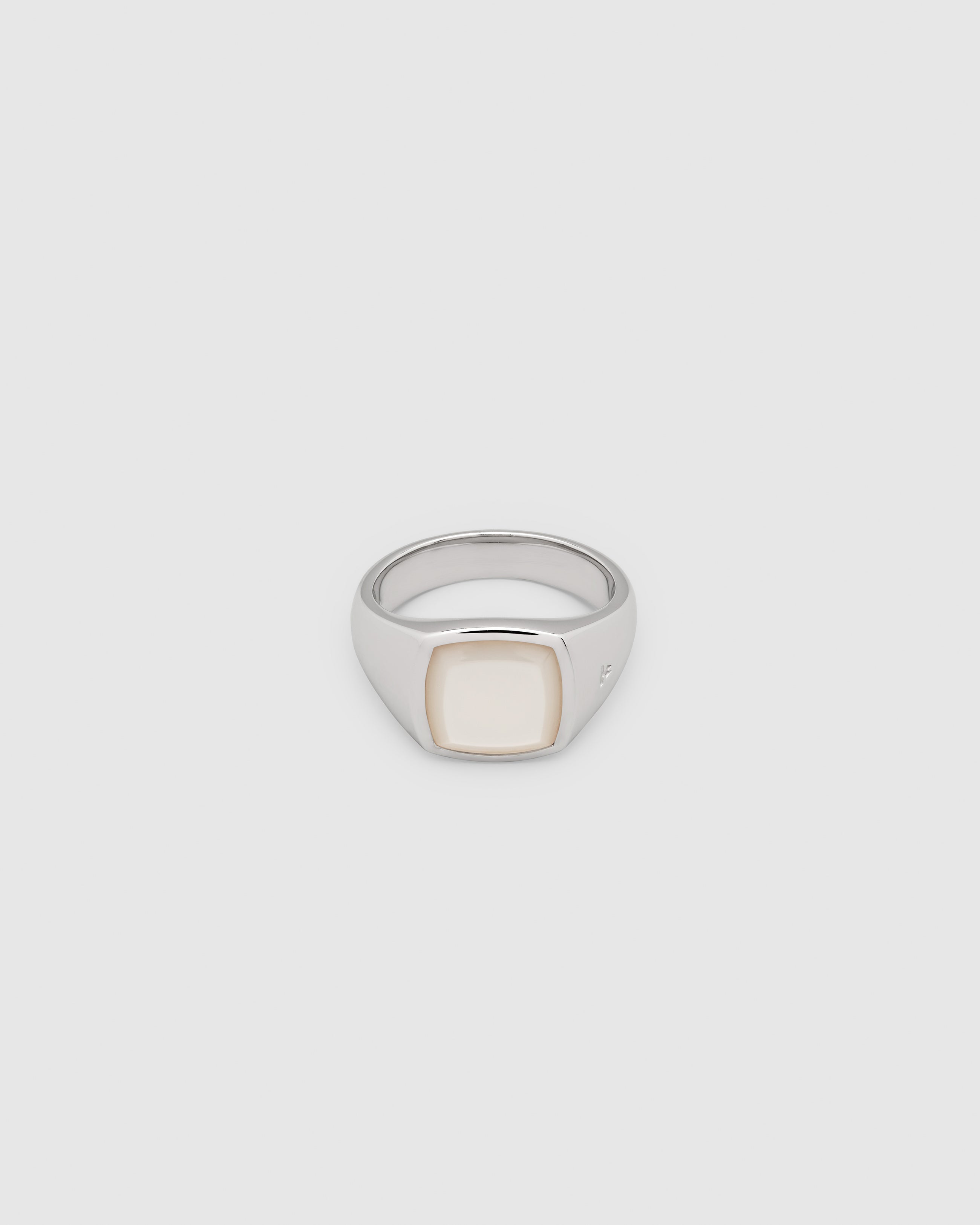 Kay Ring White MOP – Tom Wood