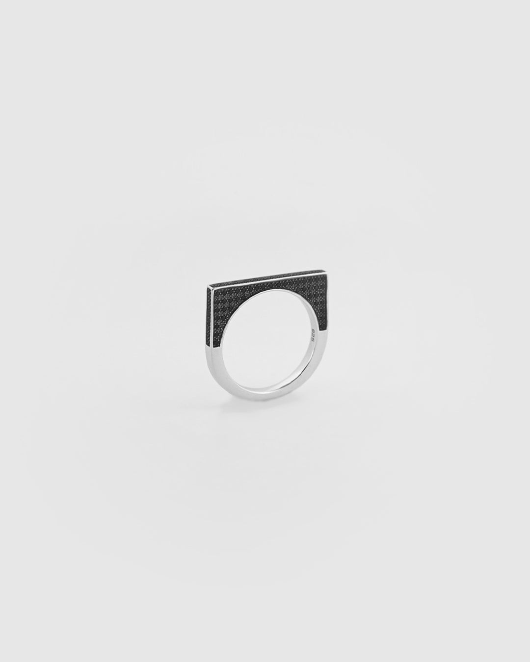 Sleek Ring Full Black Spinel