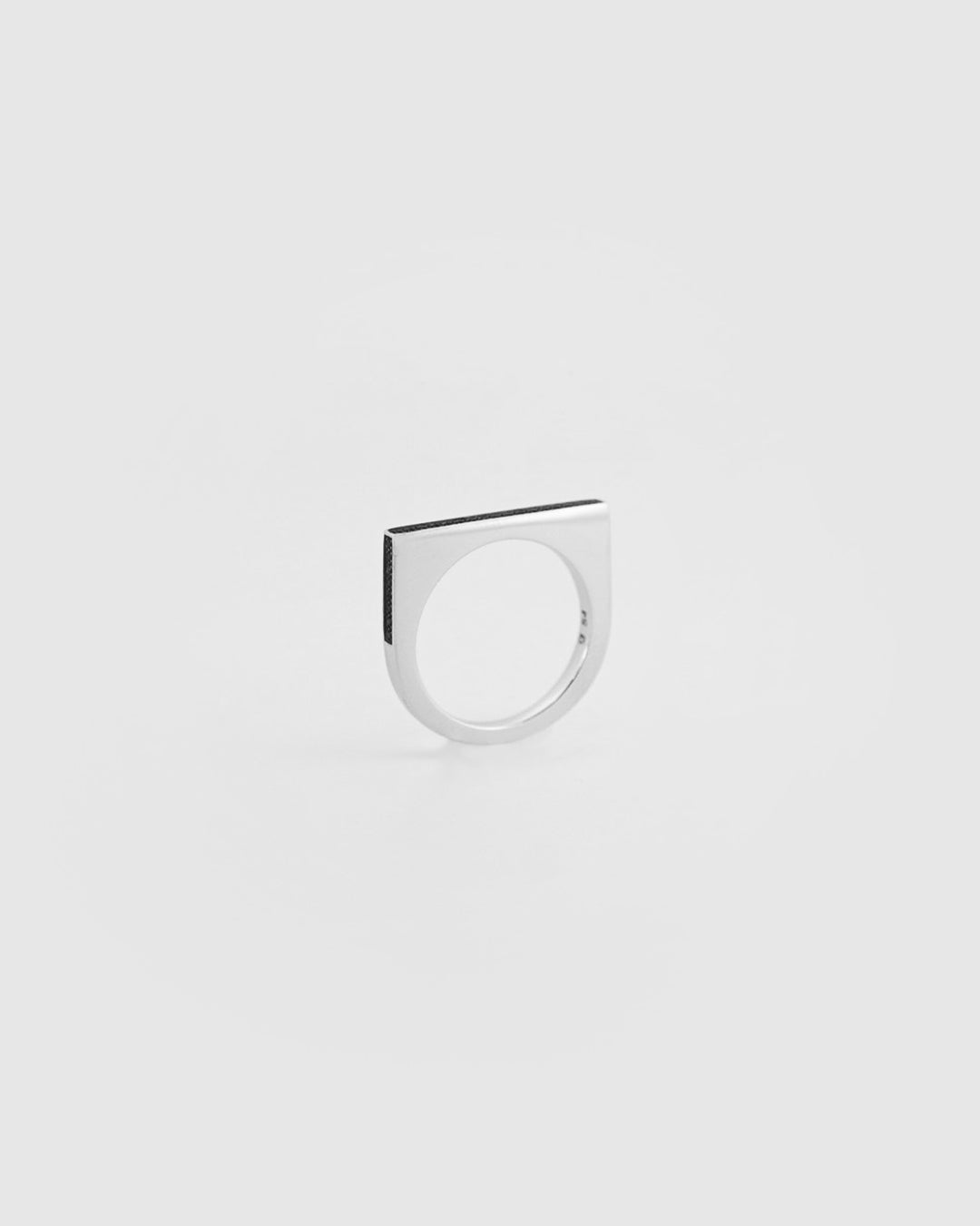 Sleek Ring Half Black Spinel
