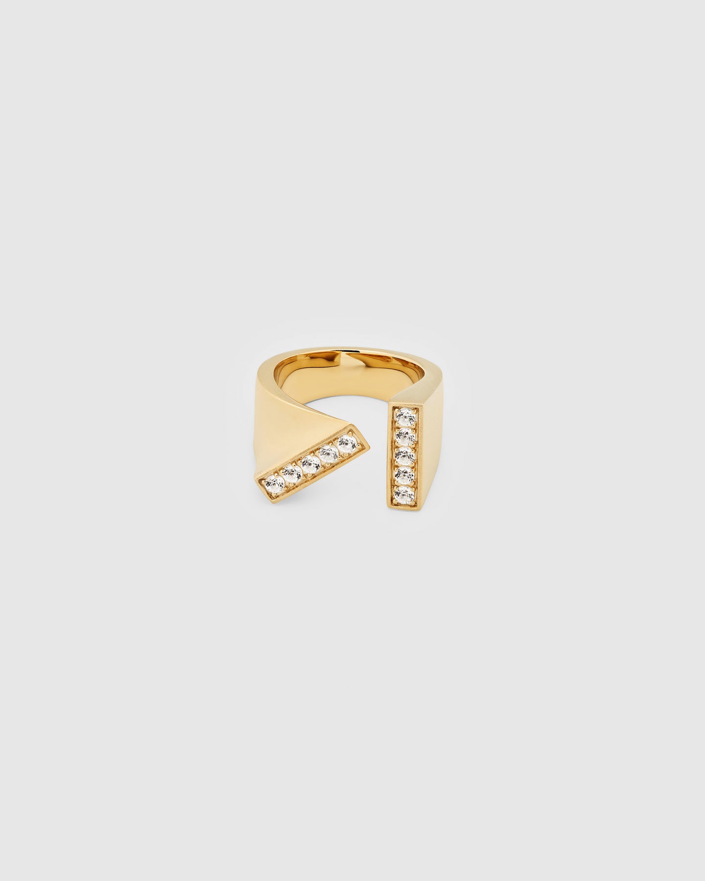 Tilt Ring Gold Brilliant